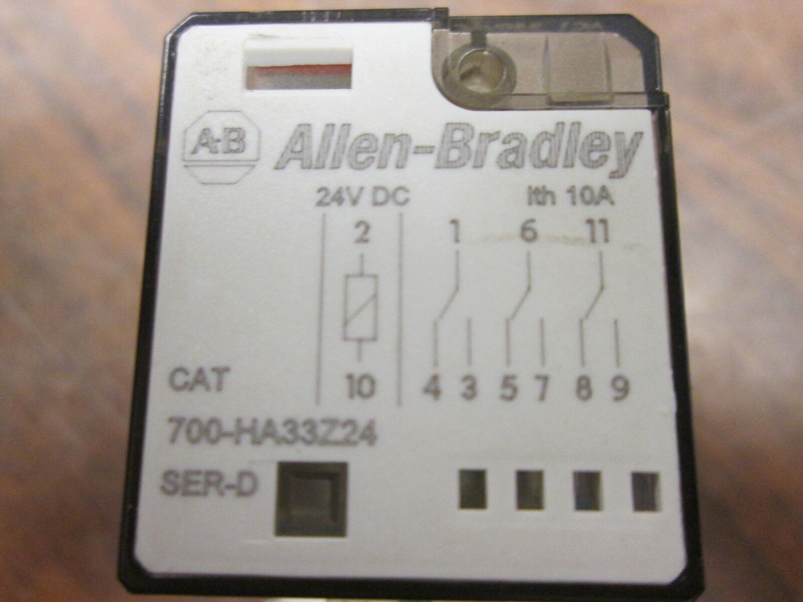 Allen-Bradley Relay 700-HA33Z24 24VDC Coil w/ Base Used