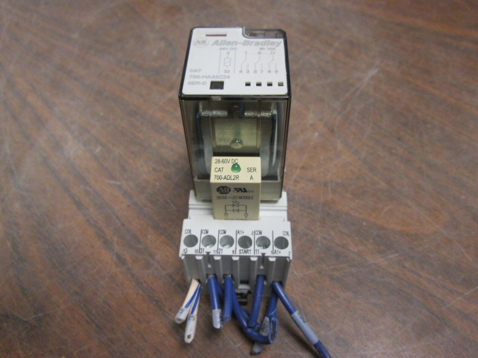 Allen-Bradley Relay 700-HA33Z24 24VDC Coil w/ Base Used