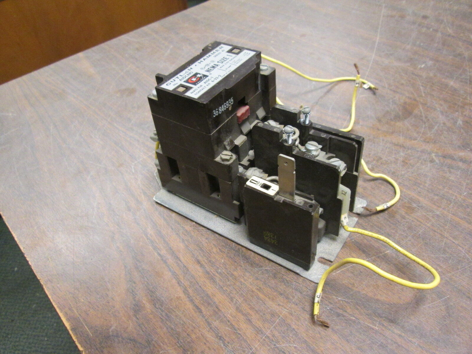 Cutler-Hammer Size 1 Starter A10CN0 120V Coil 27A *Missing Reset Button* Used