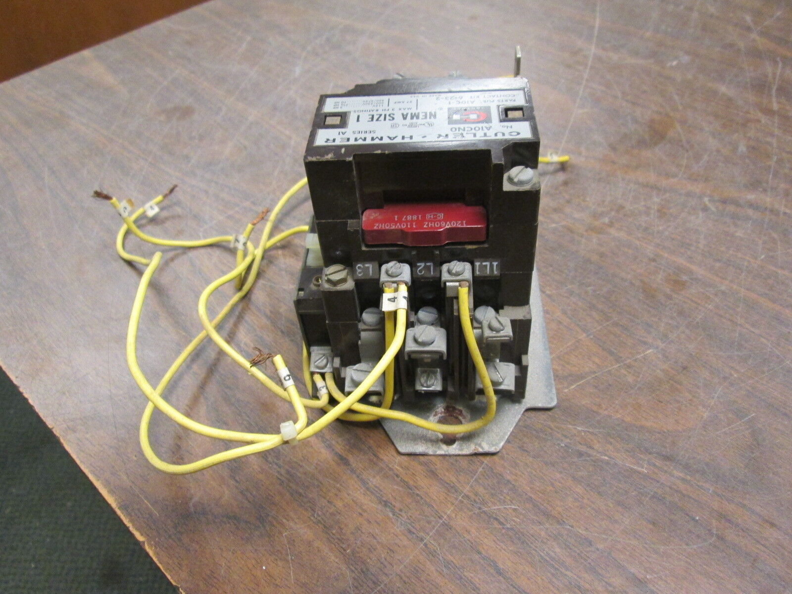 Cutler-Hammer Size 1 Starter A10CN0 120V Coil 27A *Missing Reset Button* Used
