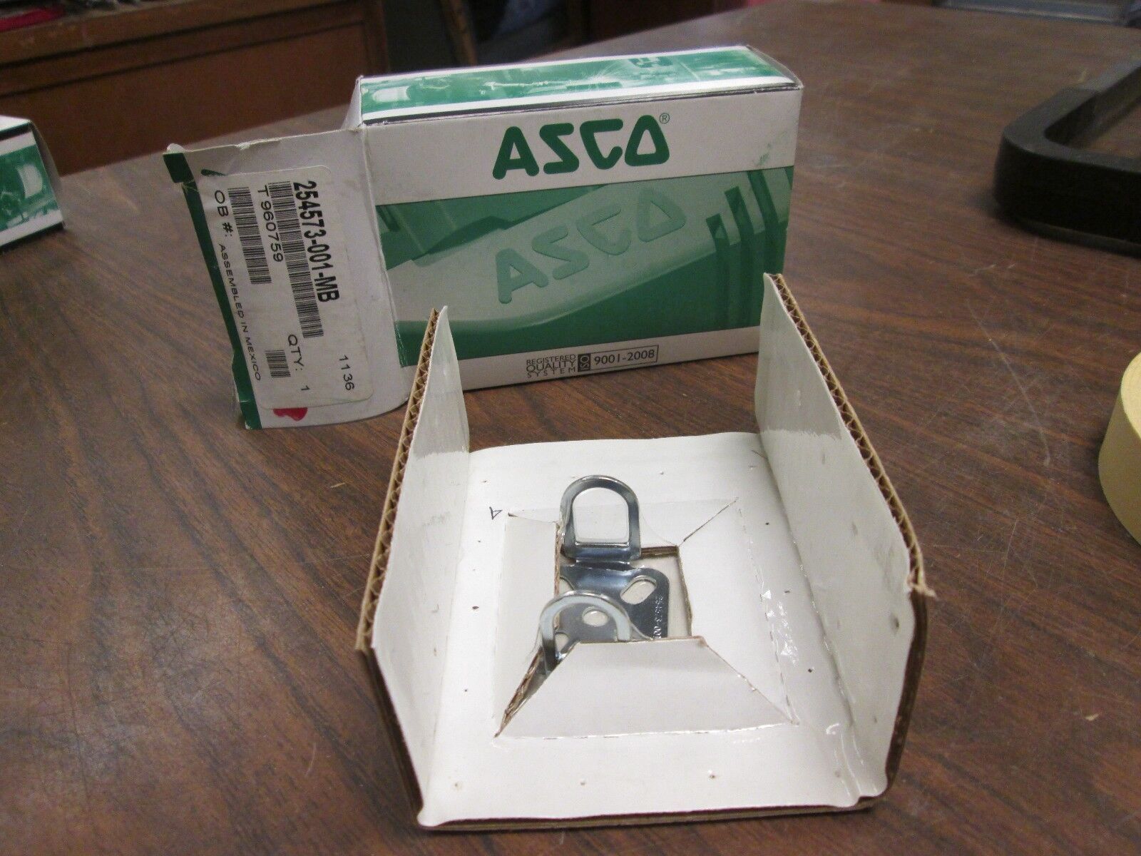 Red Hat Mounting Bracket 254573-001-MB New Surplus
