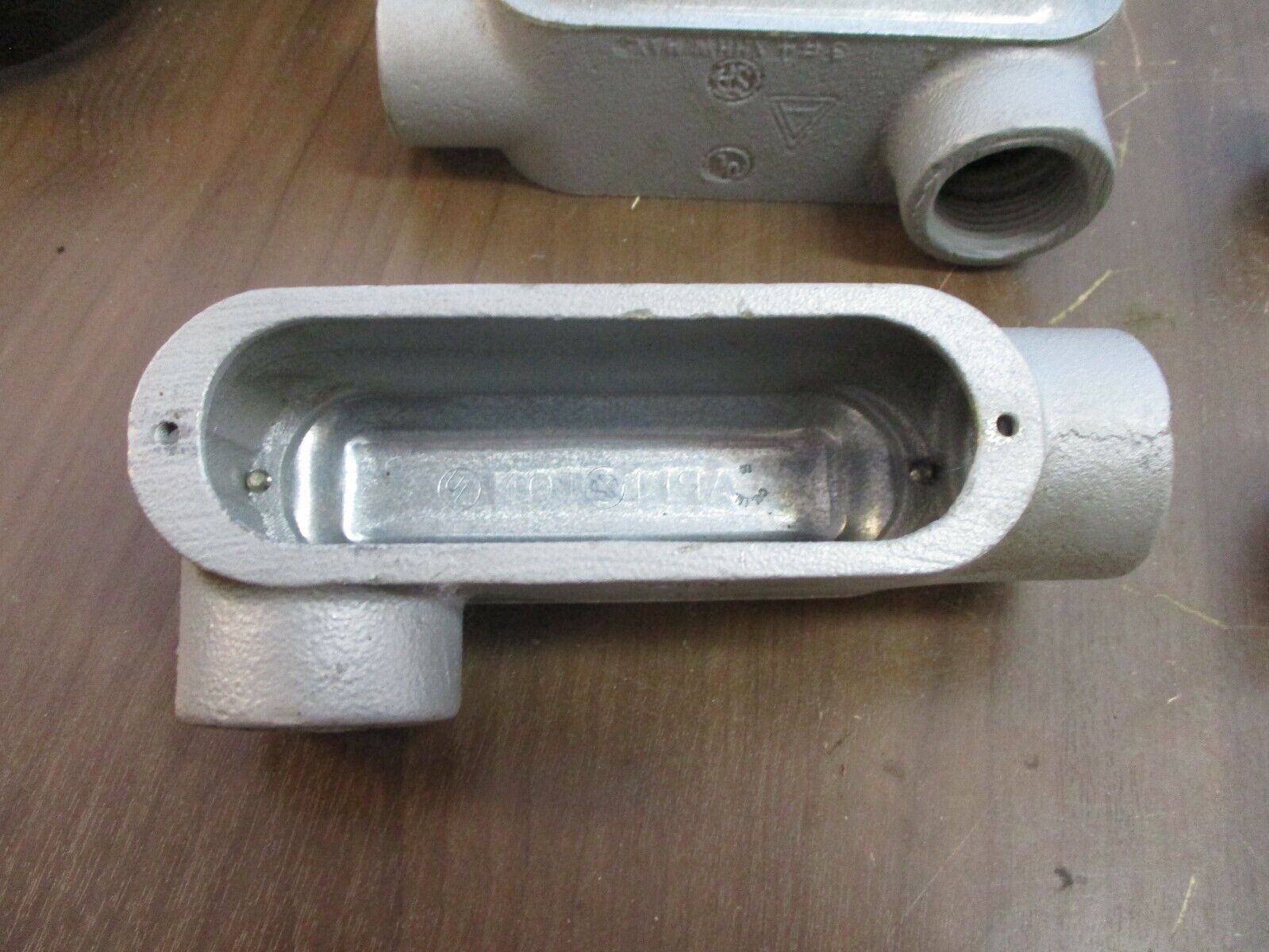 Appleton Unilet LRL100-M 1" *Box of 4* *Damaged Box* New Surplus