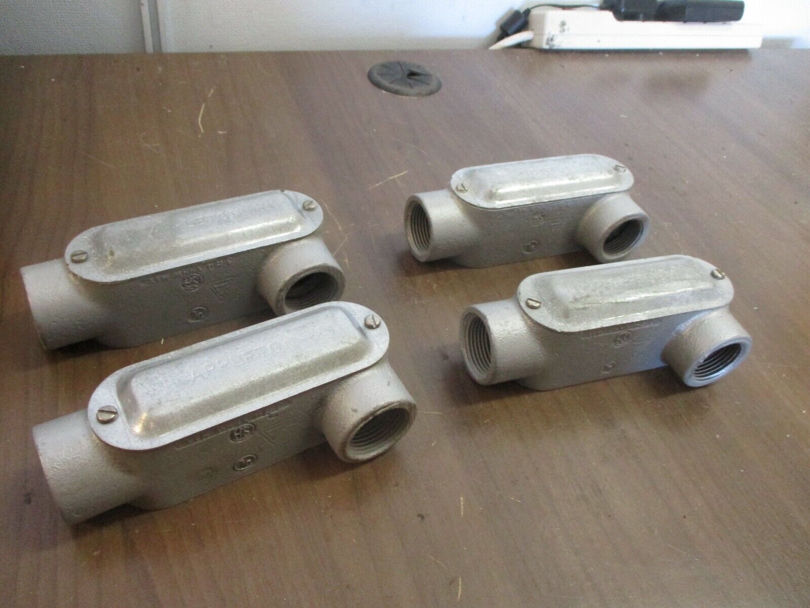 Appleton Unilet LRL100-M 1" *Box of 4* *Damaged Box* New Surplus