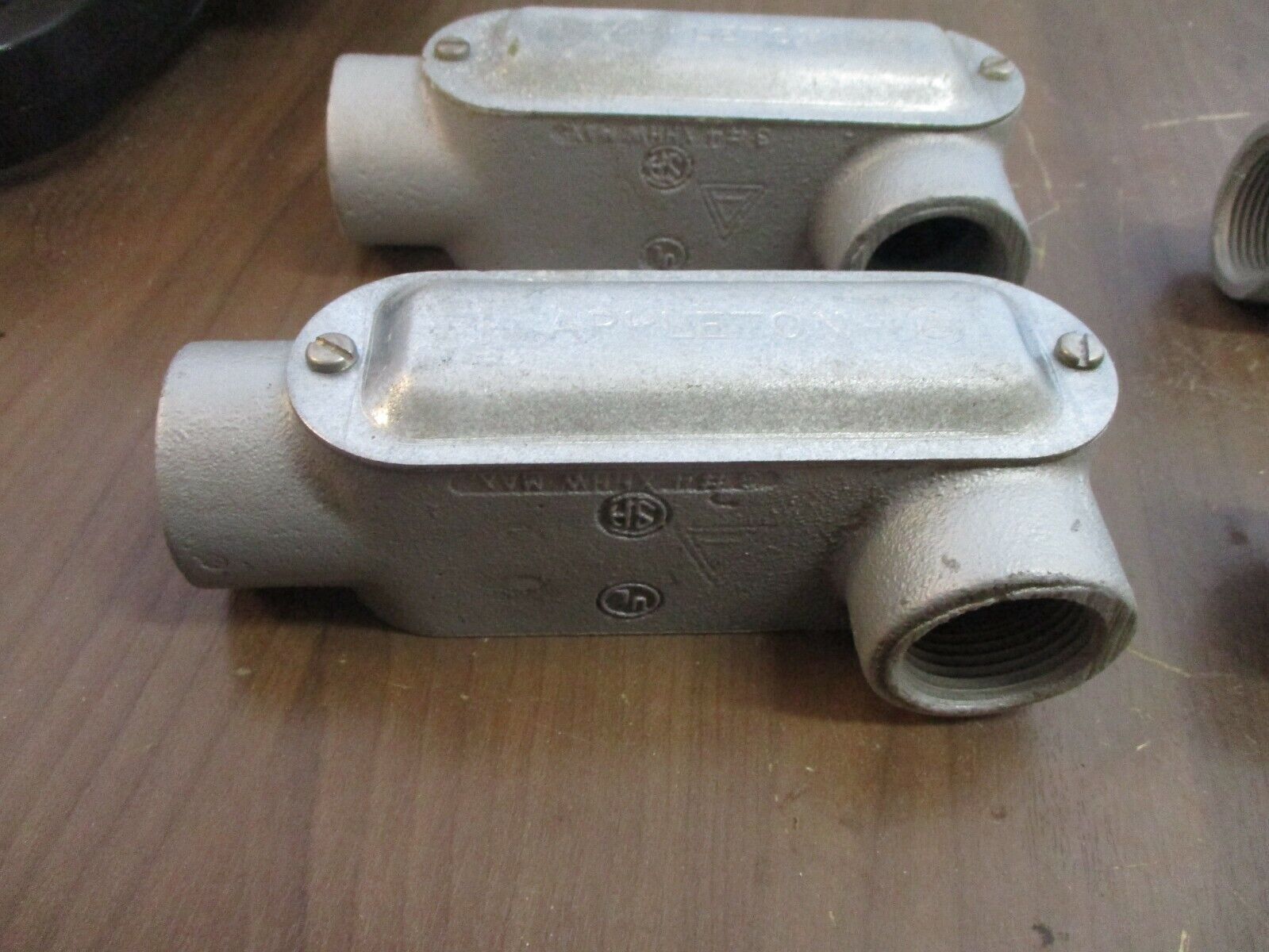 Appleton Unilet LRL100-M 1" *Box of 4* *Damaged Box* New Surplus