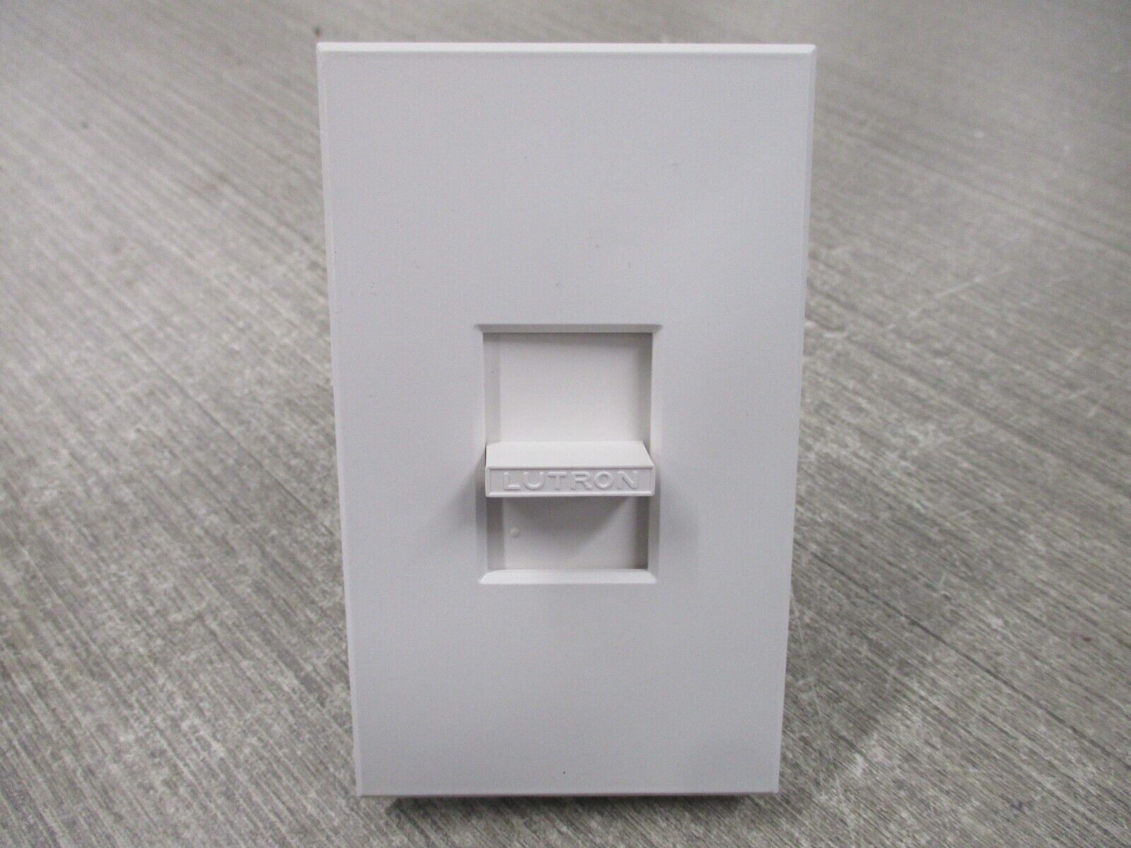 Lutron Nova Incandescent Dimmer N-600 120V 60Hz 600W New Surplus