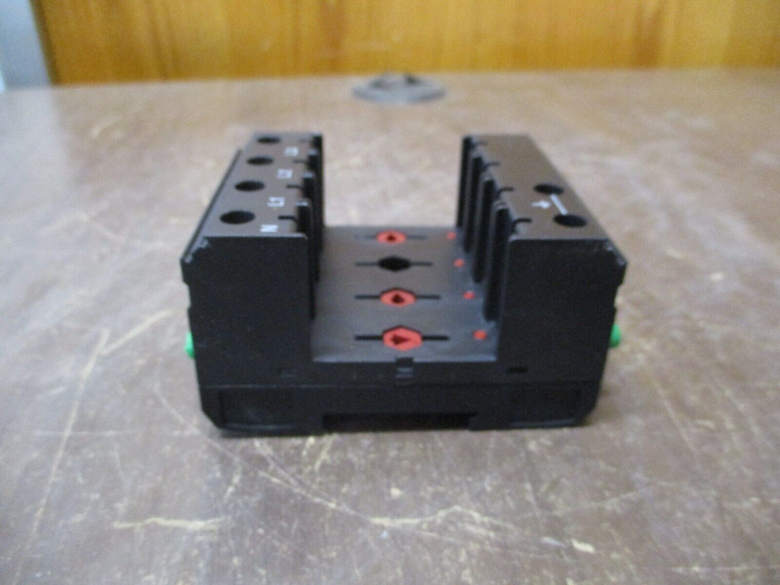 Phoenix Contact Surge Arrester Base VAL-MS 120/3+1/FM-UD Used