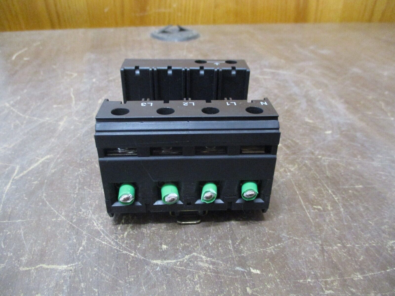 Phoenix Contact Surge Arrester Base VAL-MS 120/3+1/FM-UD Used