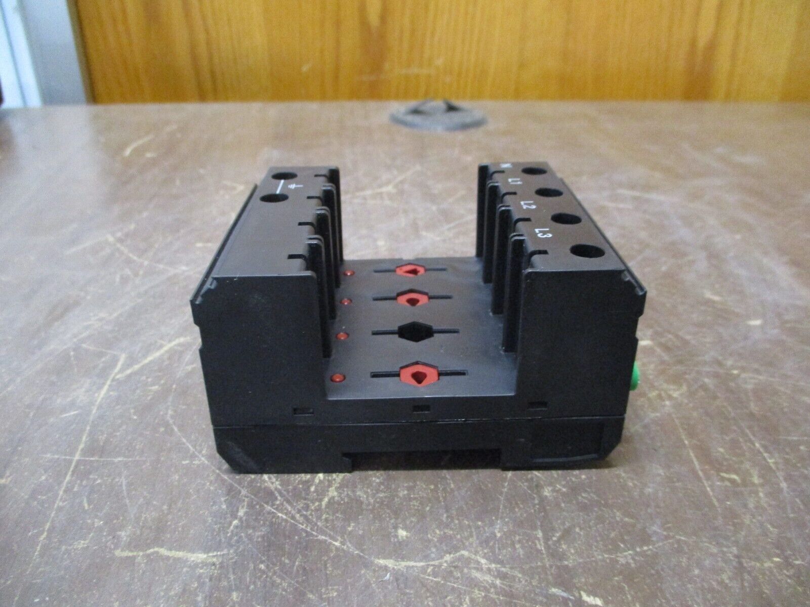 Phoenix Contact Surge Arrester Base VAL-MS 120/3+1/FM-UD Used
