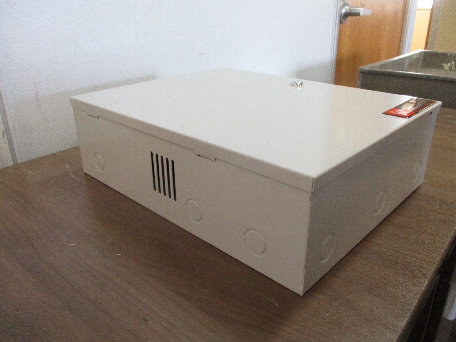 Altronix Power Supply / Charger AL400ULX 12/24VDC Used