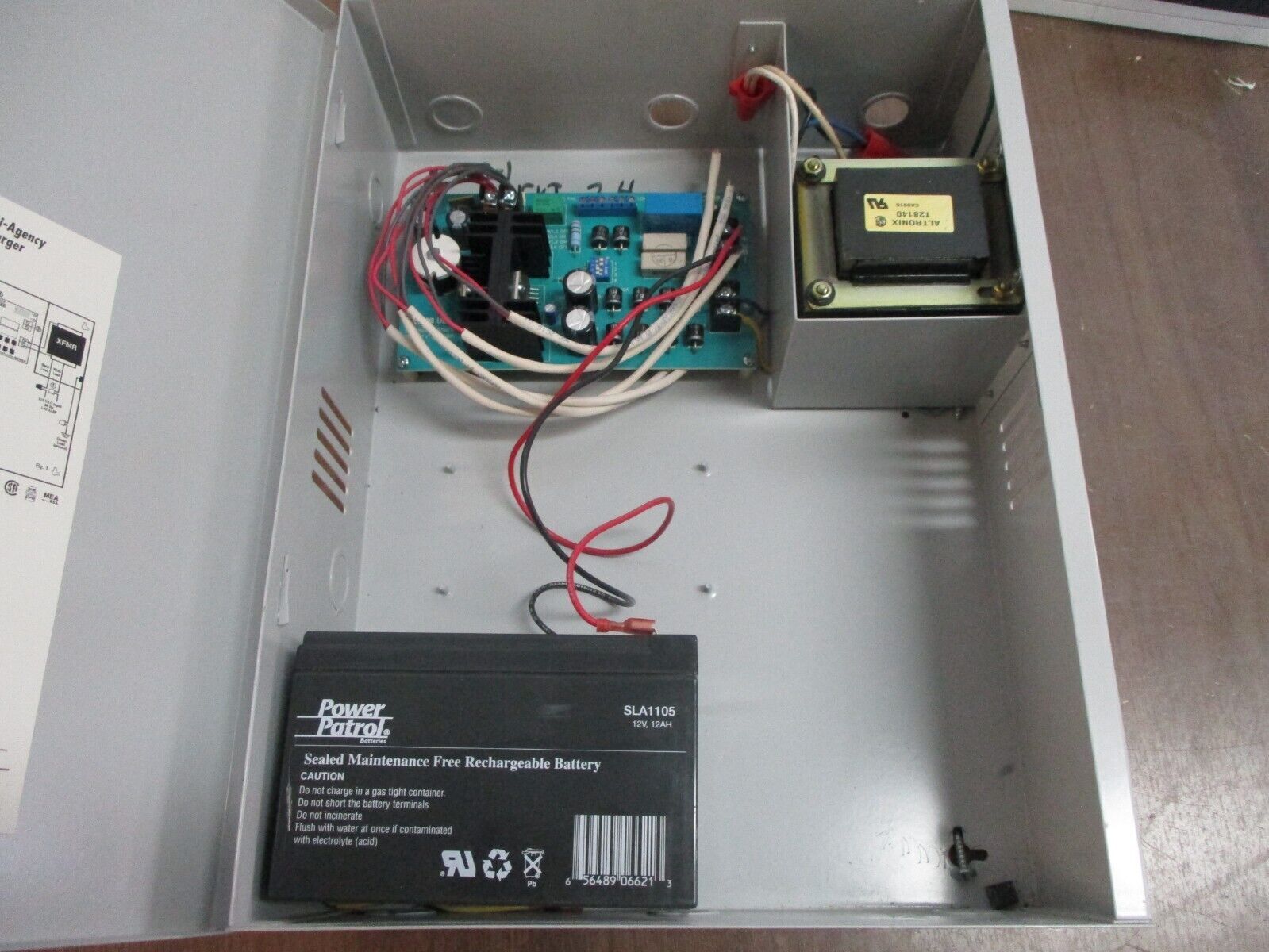 Altronix Power Supply / Charger AL400ULX 12/24VDC Used