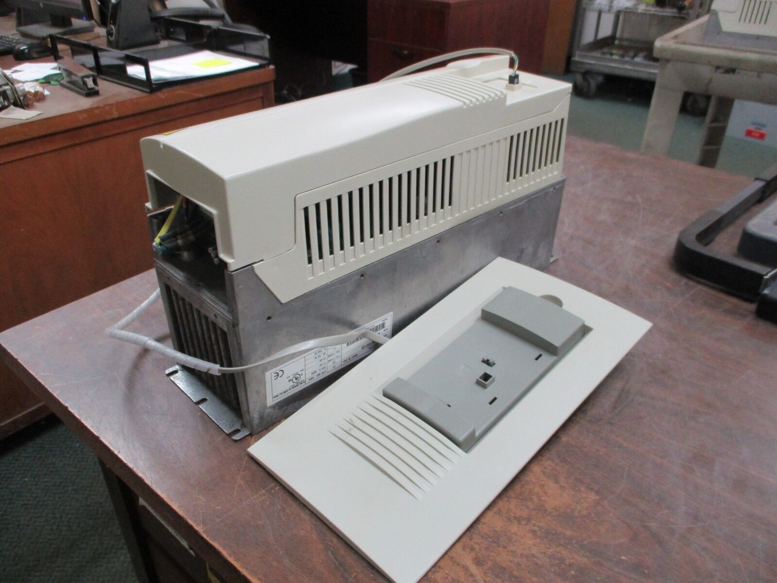 ABB ACH401 AC Drive ACH401C01132 15HP 3Ph w/ External Mount *No Keypad* Used