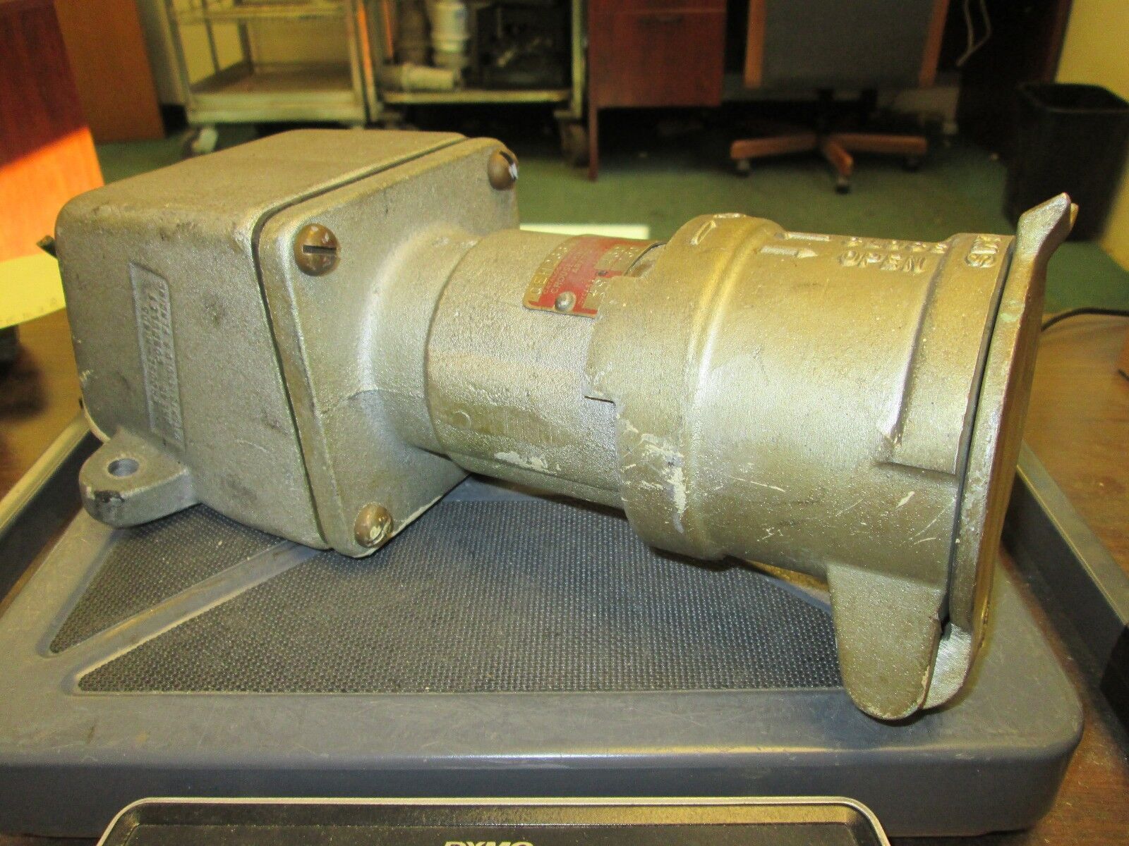 Crouse-Hinds Receptacle with Base QEH2634 30/60A 460/230VAC 3Ph Model: M2 Used