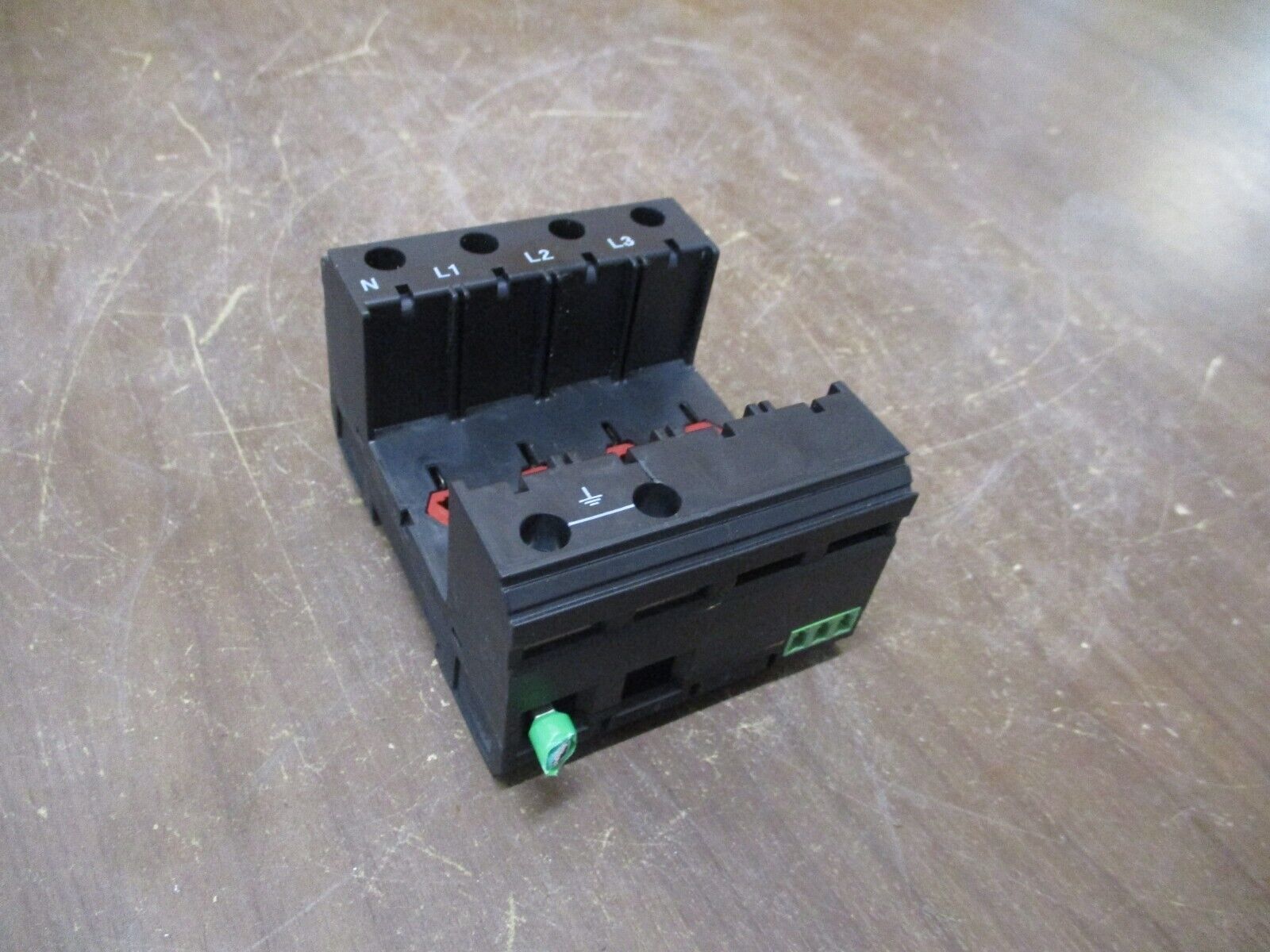 Phoenix Contact Surge Arrester Base VAL-MS 120/3+1/FM-UD Used