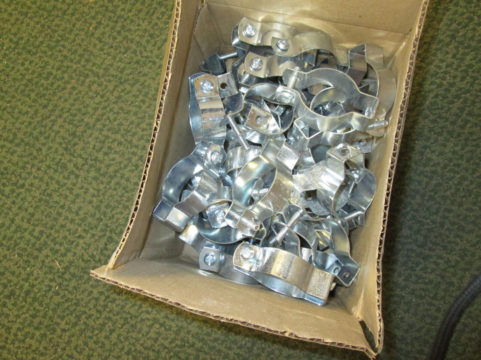 Bridgeport Conduit Hanger 2140 Size: 1/2" Trade Size: 4 "Approx. 50" New Surplus