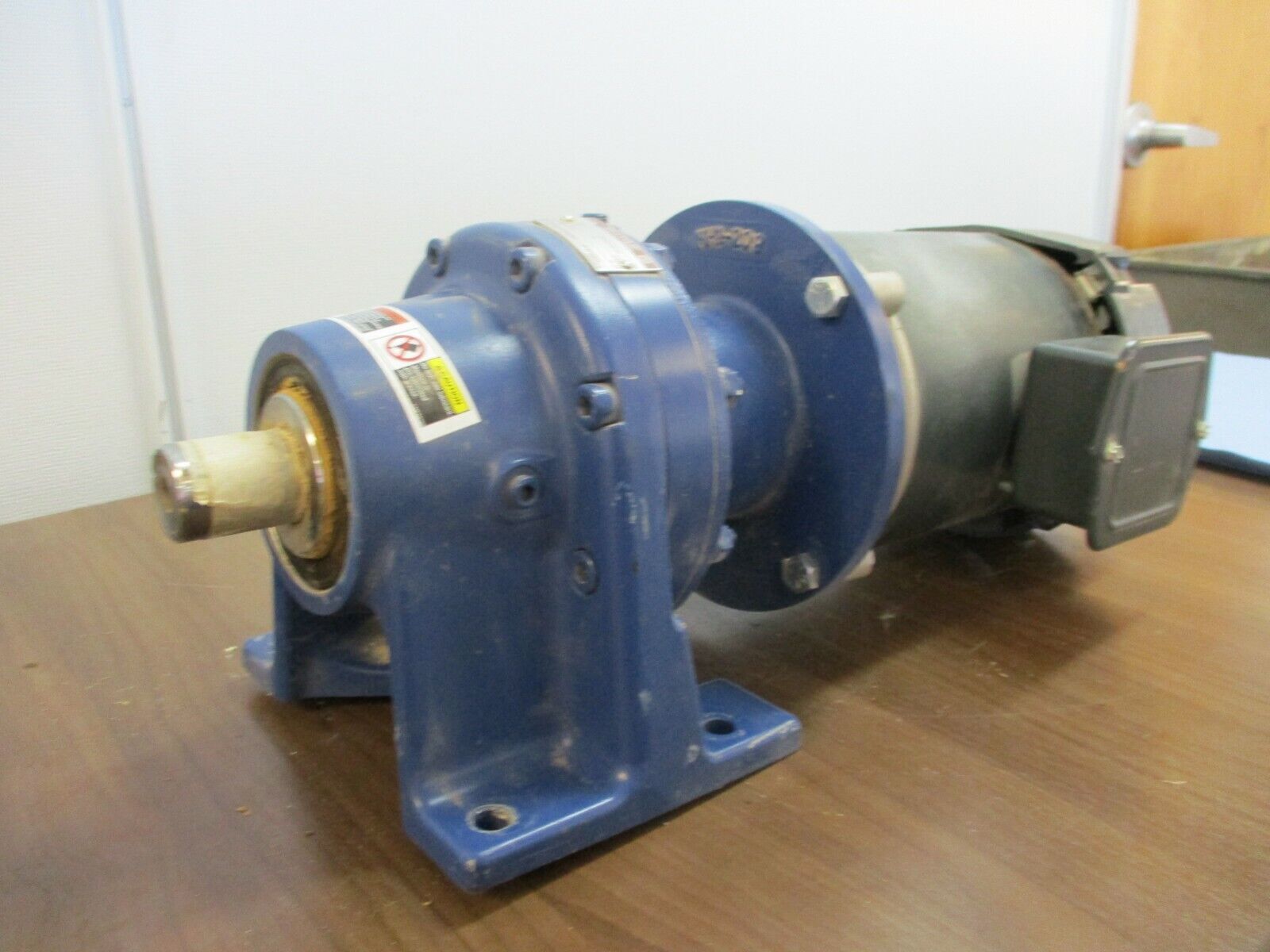 Sumitomo CNHX-6090Y-51 Gear Reducer PA061613 Ratio: 51 0.45HP In Used
