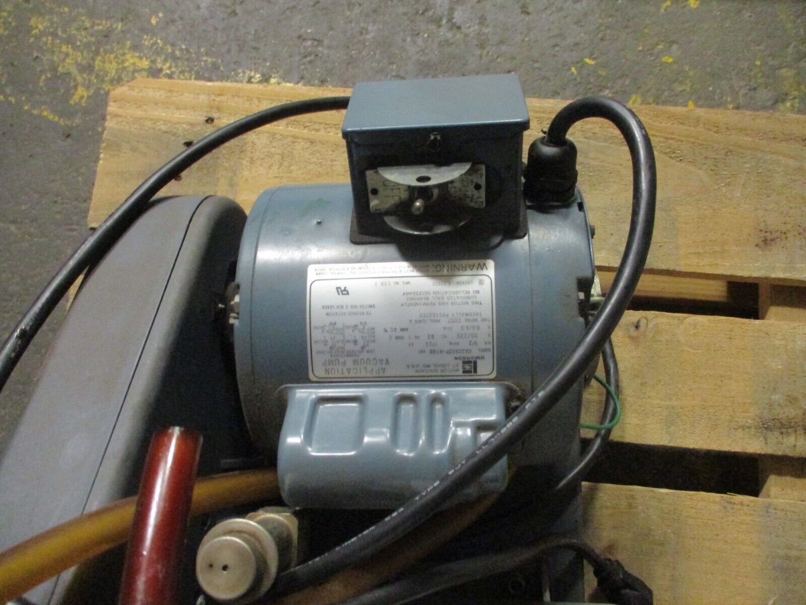 Welch Chemstar Vacum Pump 1402N 1/2HP 115/230V 60HZ 1Ph Used.