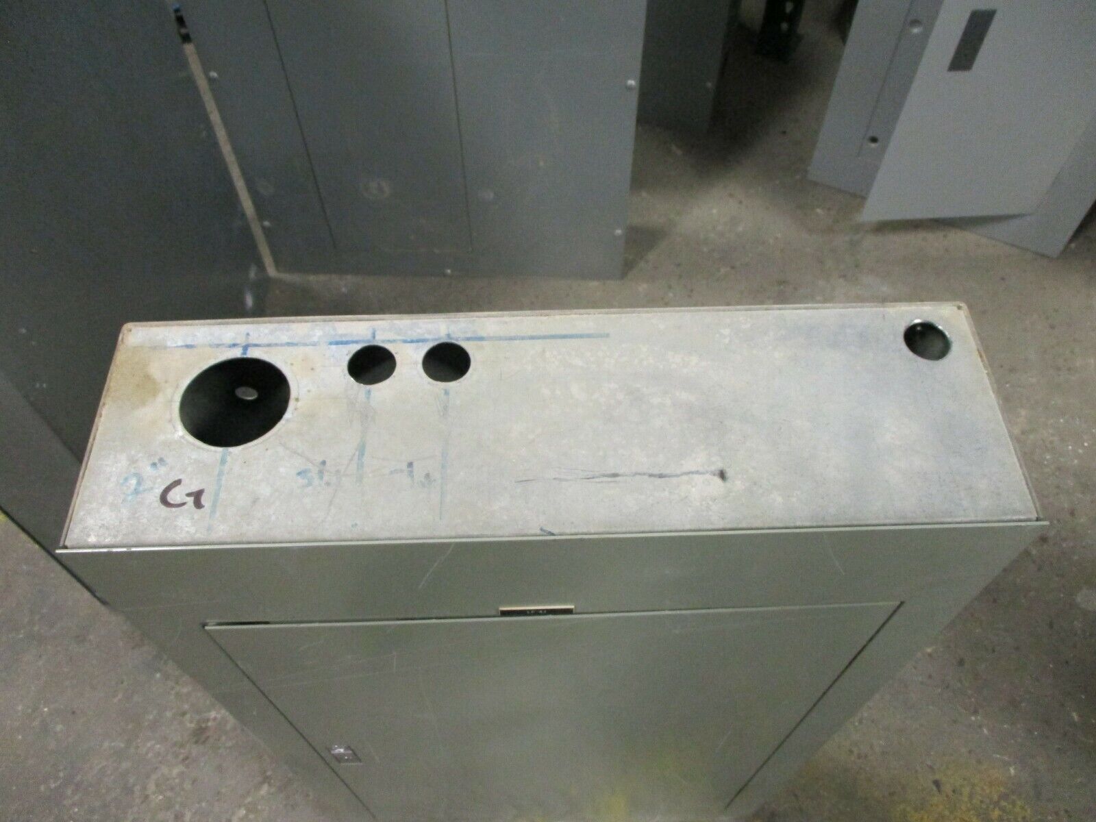 Westinghouse Main Breaker Circuit Breaker Panel MF-32229 225A Max 120/208 3Ph 4W