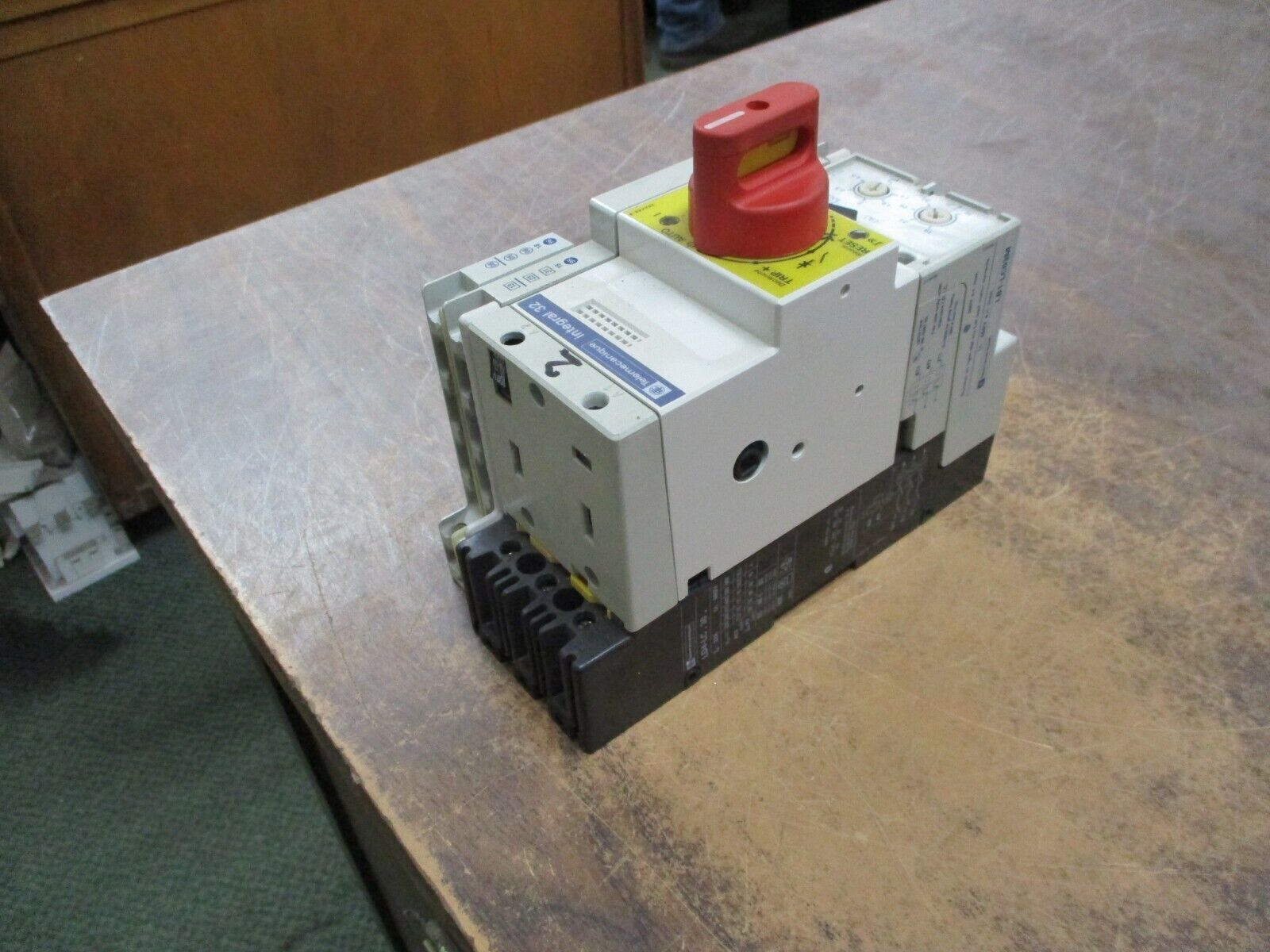 Telemecanique Integral 32 Combination Motor Starter LD4-LC.30./LB1-LC03M07 Used