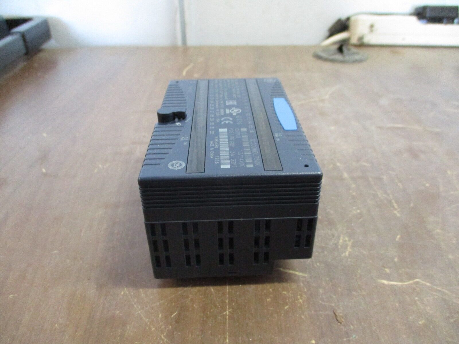 GE VersaMax Discrete Output Positive Logic Module IC200MDL750K 12/24VDC 32PT