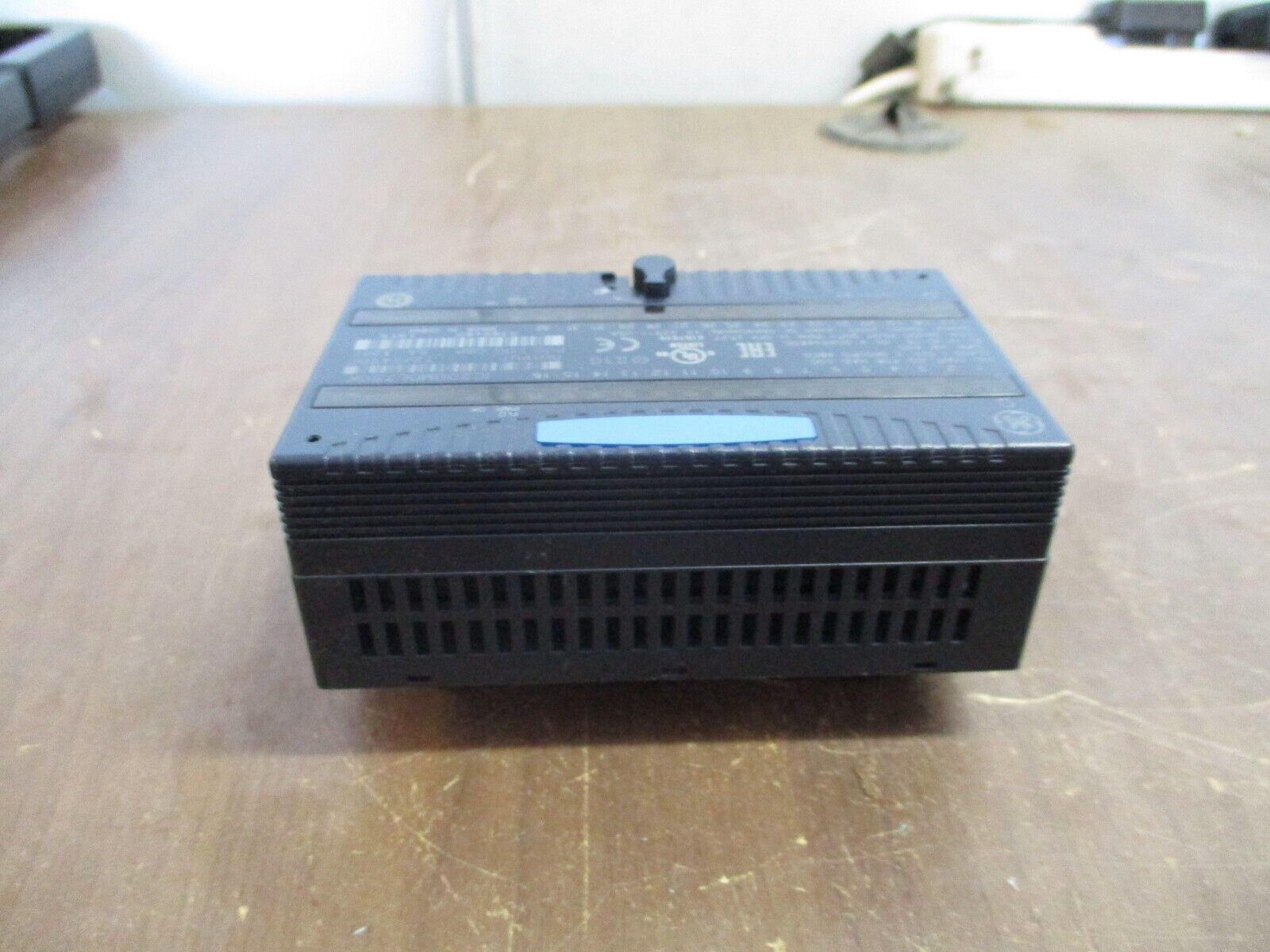 GE VersaMax Discrete Output Positive Logic Module IC200MDL750K 12/24VDC 32PT