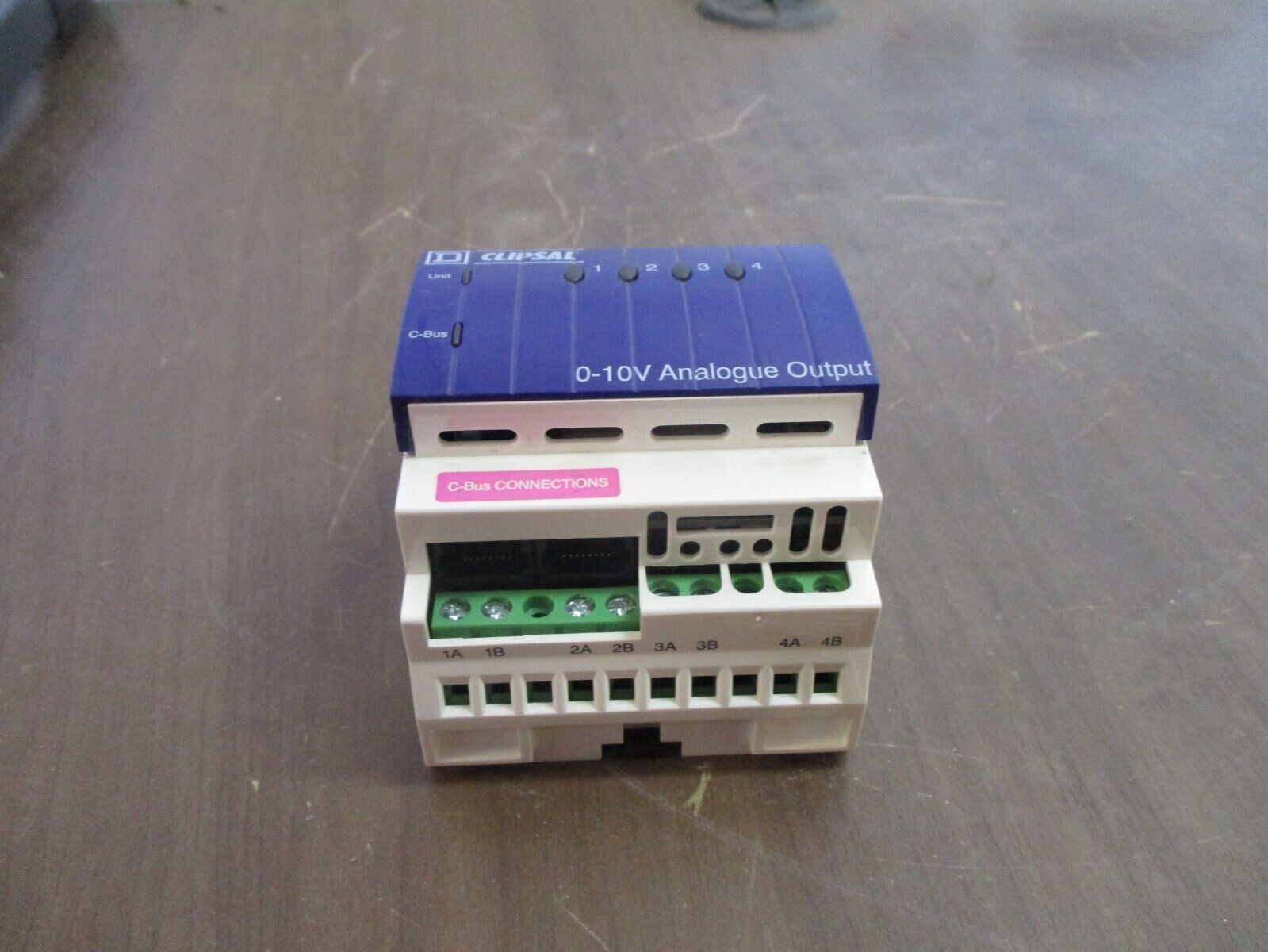 Square D Clipsal 4-Ch Analogue Output Unit SLCLE5504TAMP Supply: 120VAC 60Hz 5VA