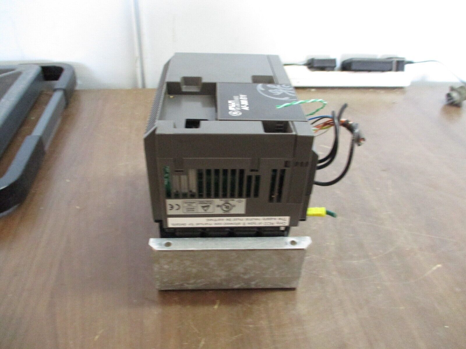 Fuji Electric AF-300 Ell AC Drive 6KE1143005X1A1 5HP 3Ph *No Keypad* Used