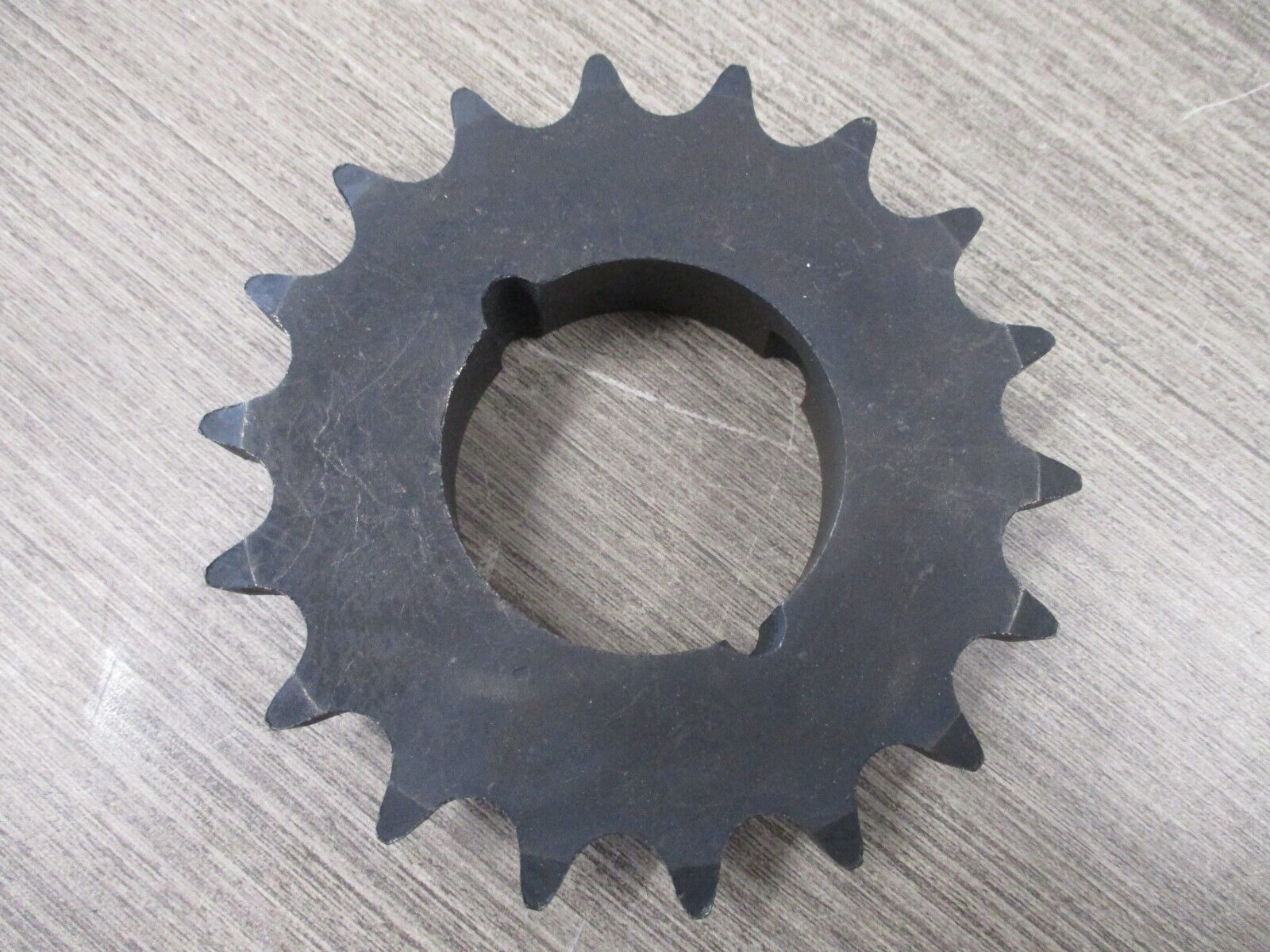 Martin Bushed Sprocket 60BTB18 1610 New Surplus