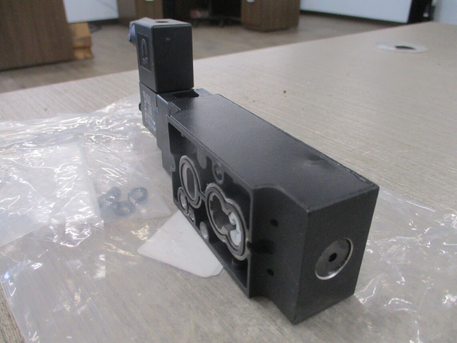 Bi-Torq AV Series Universal NAMUR Solenoid Valve AV0SOL-4-24VDC-1.8 New Surplus