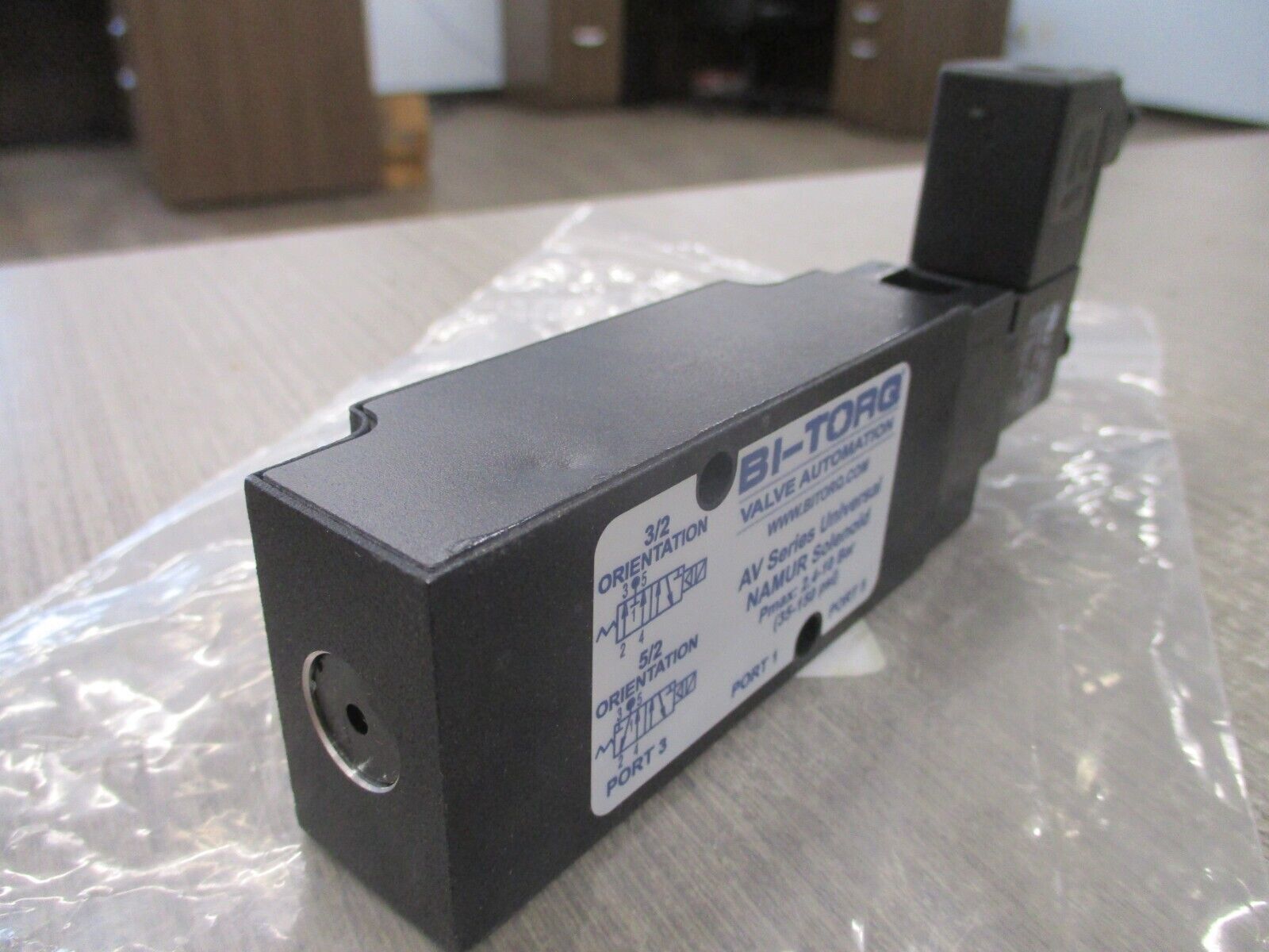 Bi-Torq AV Series Universal NAMUR Solenoid Valve AV0SOL-4-24VDC-1.8 New Surplus