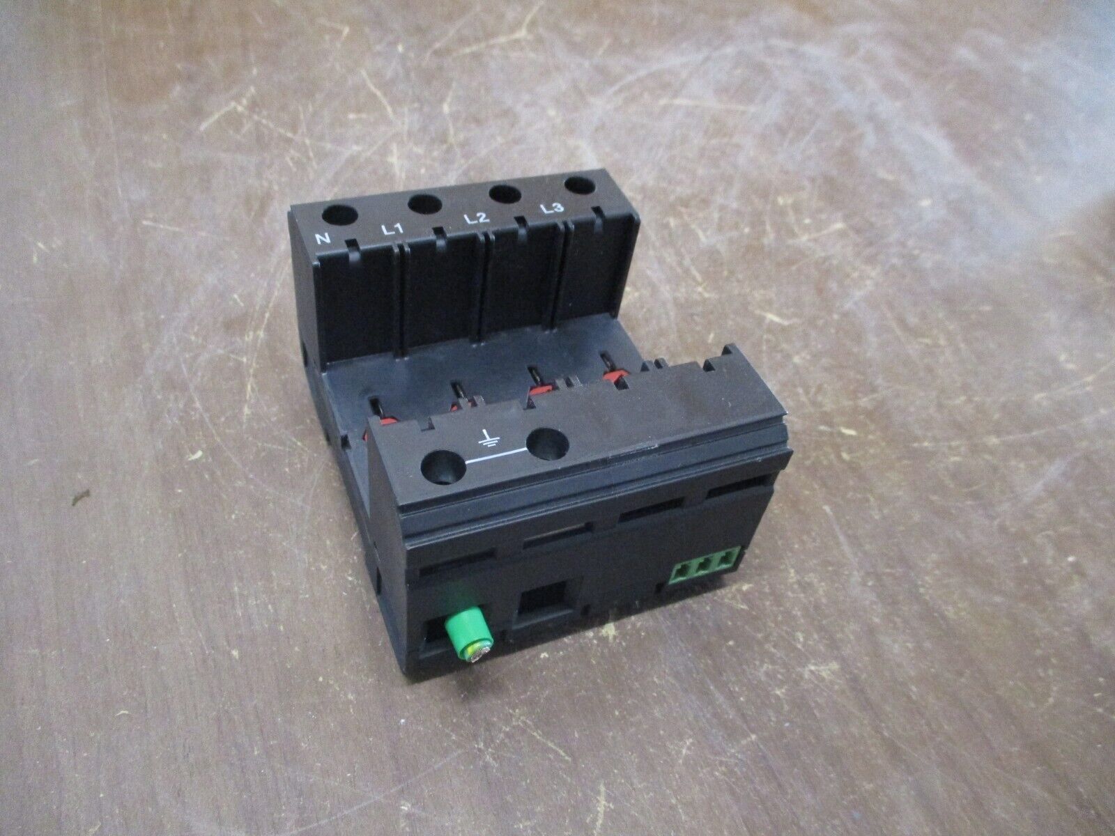 Phoenix Contact Surge Arrester Base VAL-MS 320/3+1/FM-UD Used