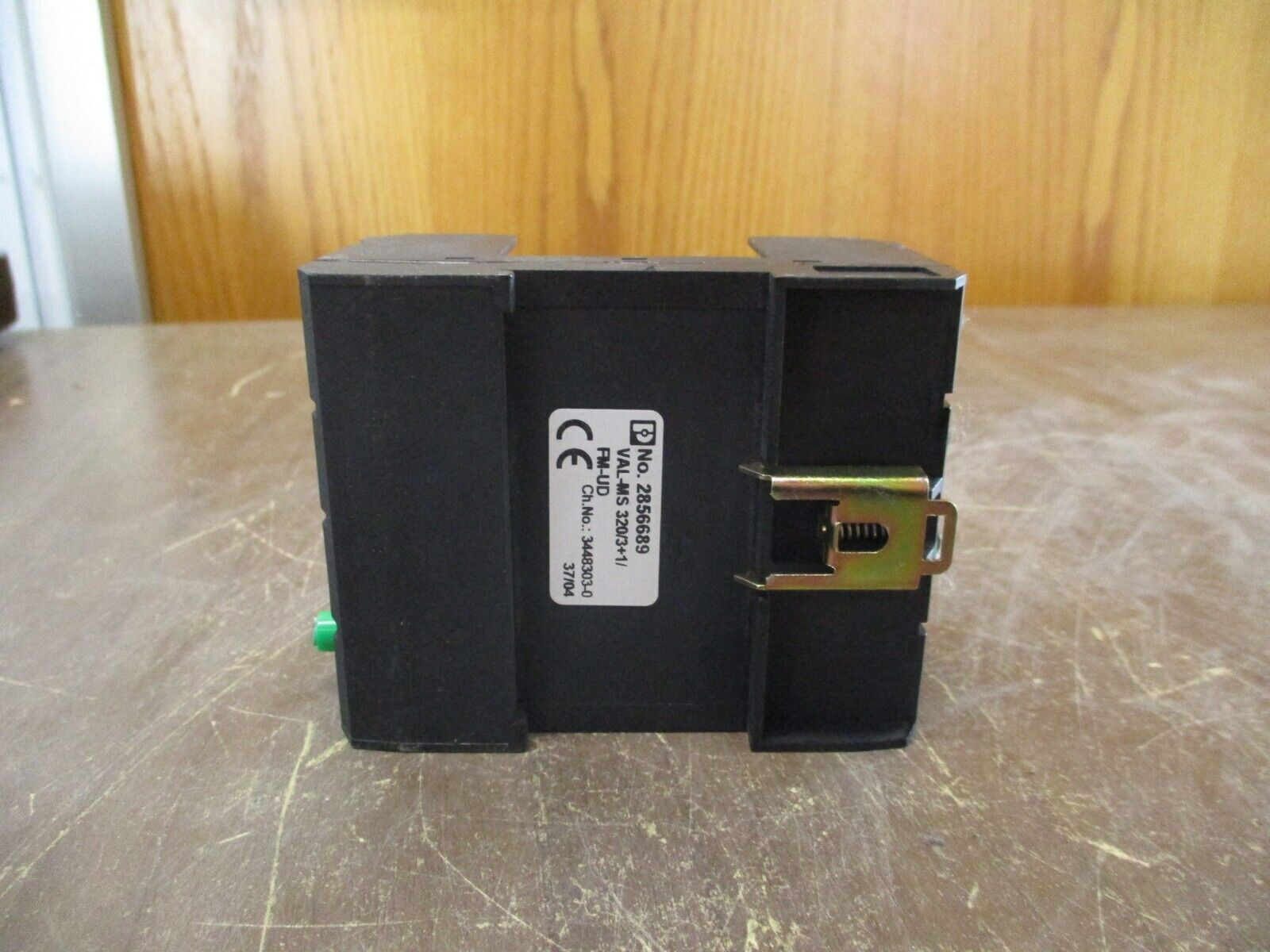 Phoenix Contact Surge Arrester Base VAL-MS 320/3+1/FM-UD Used