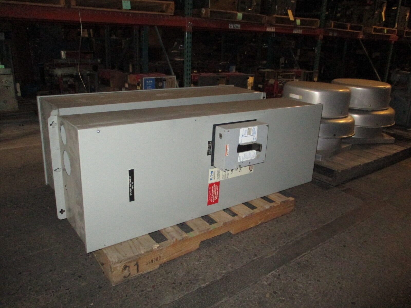 Cutler-Hammer Enclosed Circuit Breaker NBDC31000MW 1000A 600VDC 3P Used