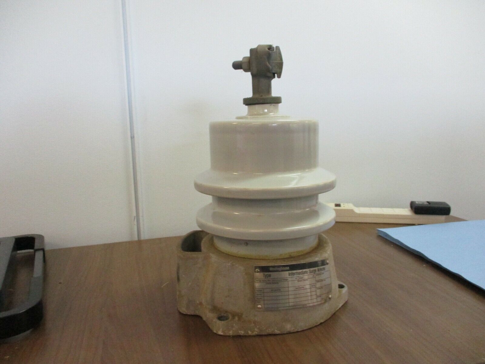 Westinghouse Type IVL Intermediate Surge Arrester F554A50A06 6kV Used