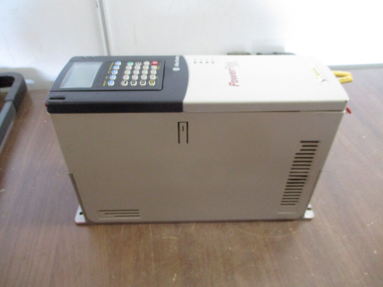 Allen-Bradley PowerFlex 700 AC Drive 20BD3P4A0AYNAND0 2HP 3Ph w/ Keypad Used