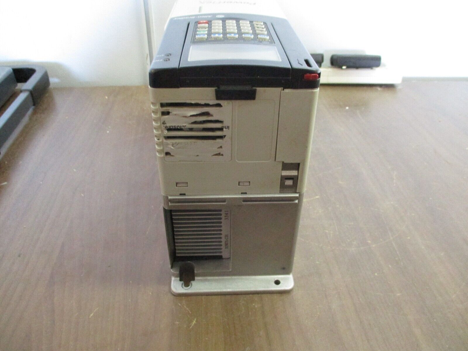 Allen-Bradley PowerFlex 700 AC Drive 20BD3P4A0AYNAND0 2HP 3Ph w/ Keypad Used