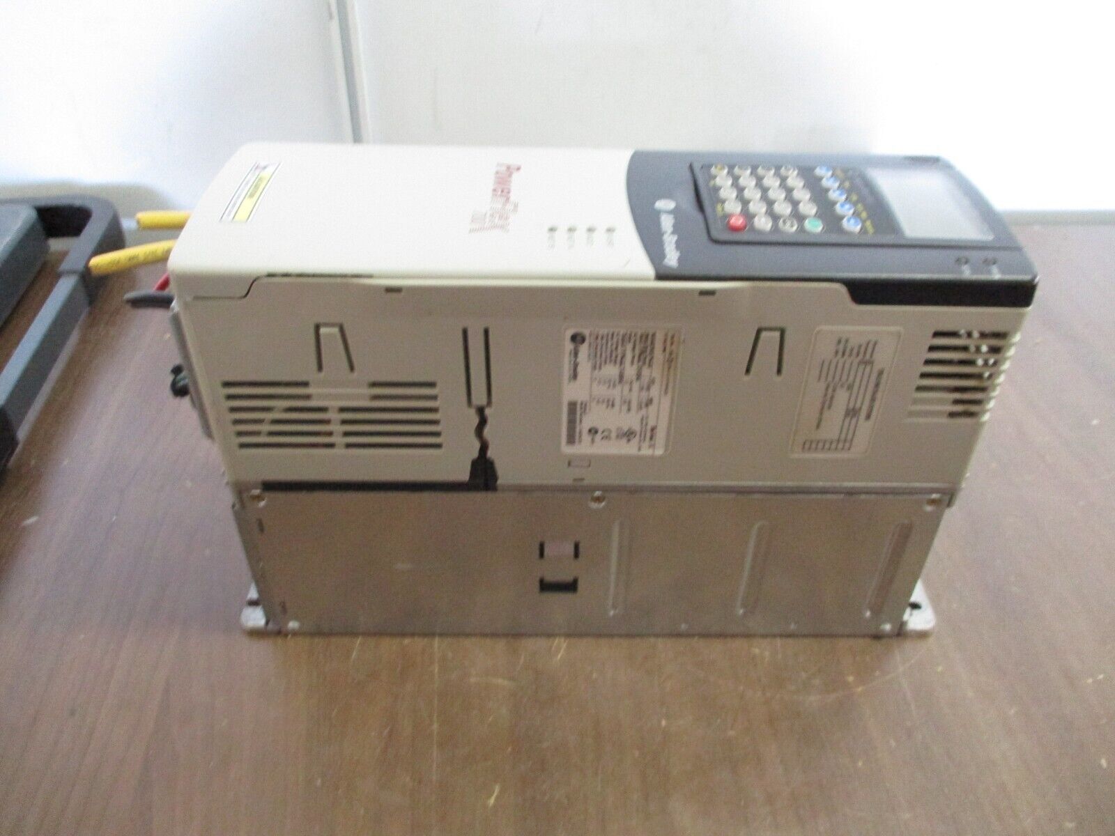 Allen-Bradley PowerFlex 700 AC Drive 20BD3P4A0AYNAND0 2HP 3Ph w/ Keypad Used