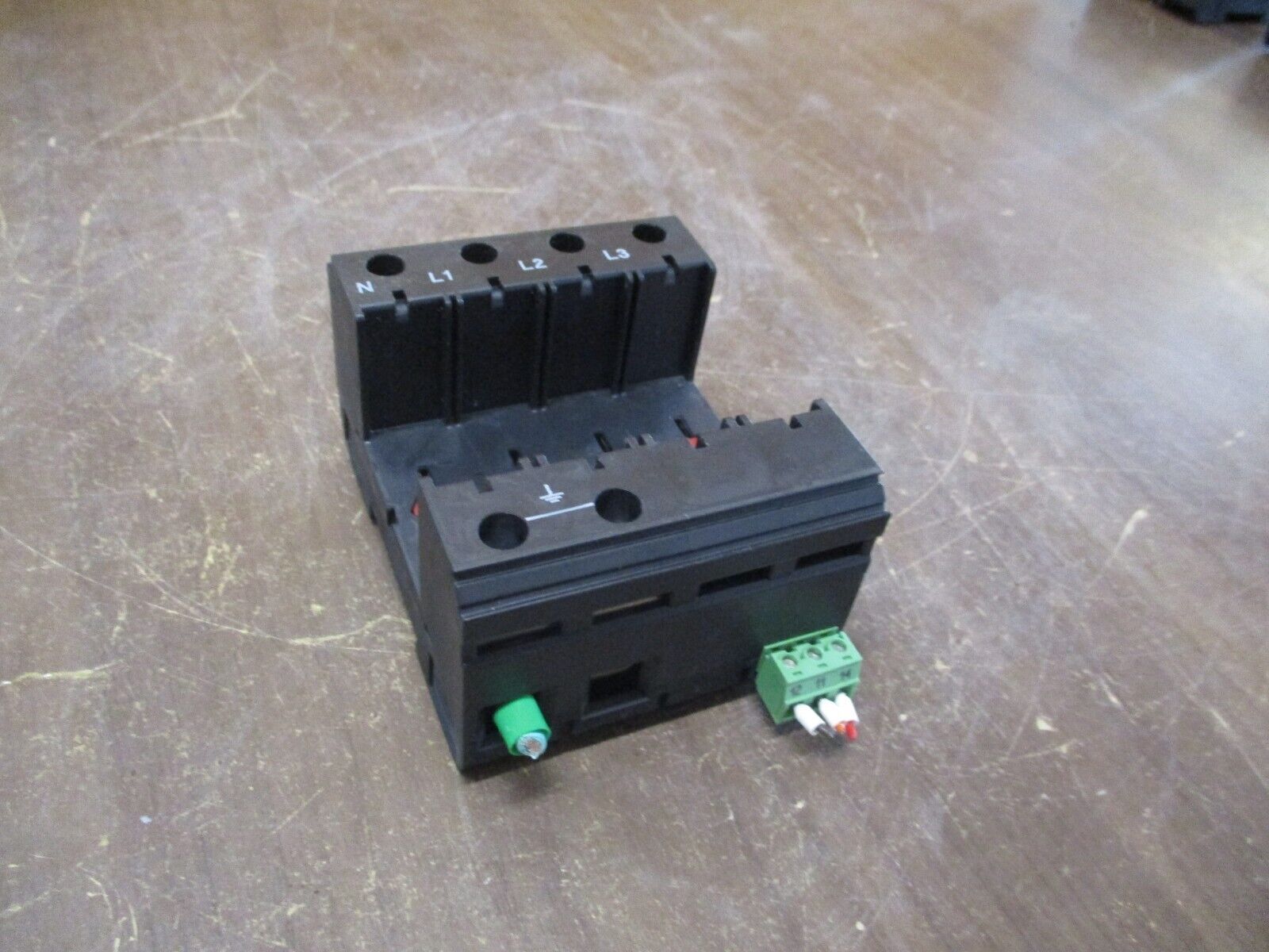 Phoenix Contact Surge Arrester Base VAL-MS 120/3+1/FM-UD Used