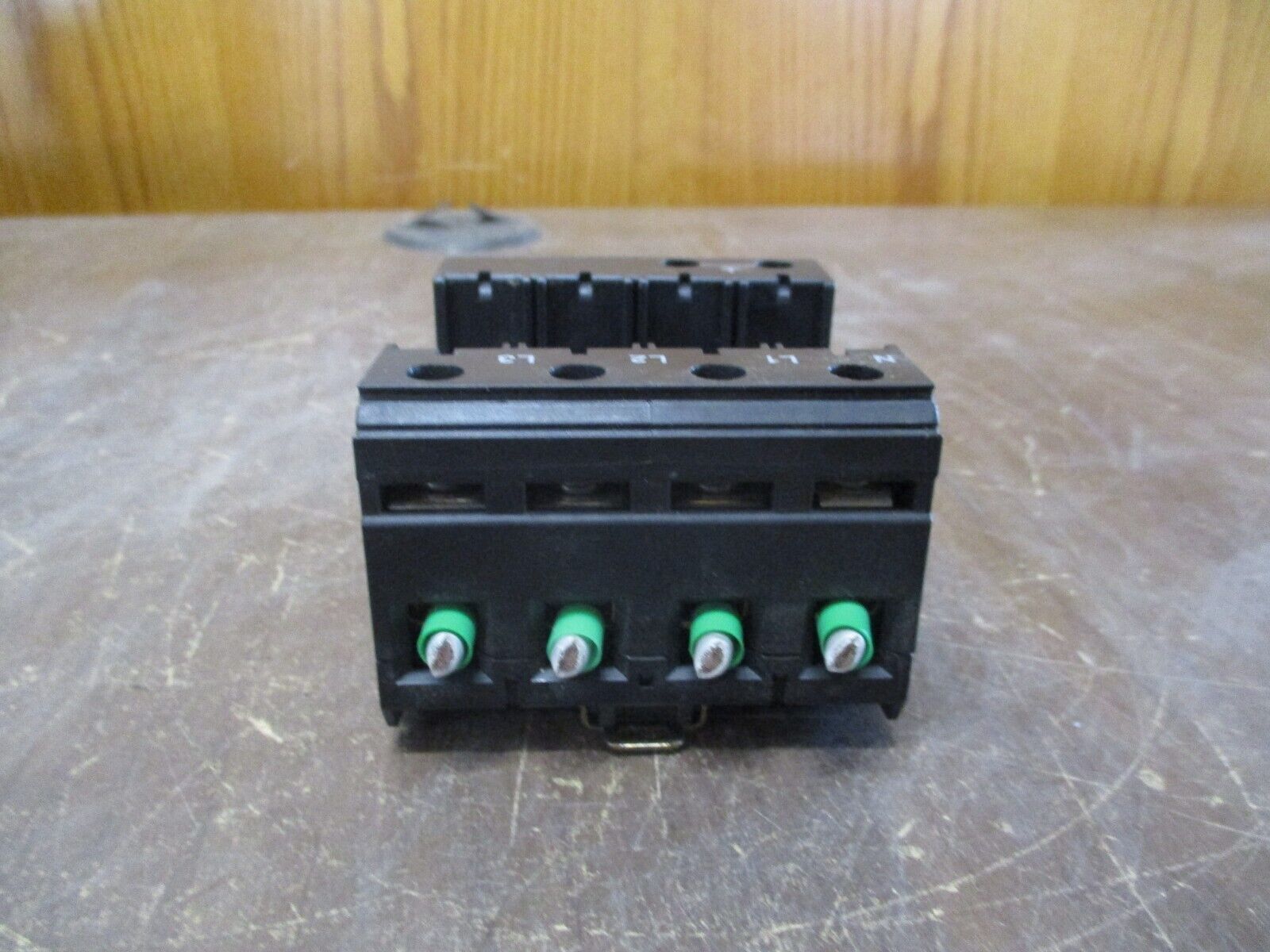 Phoenix Contact Surge Arrester Base VAL-MS 120/3+1/FM-UD Used