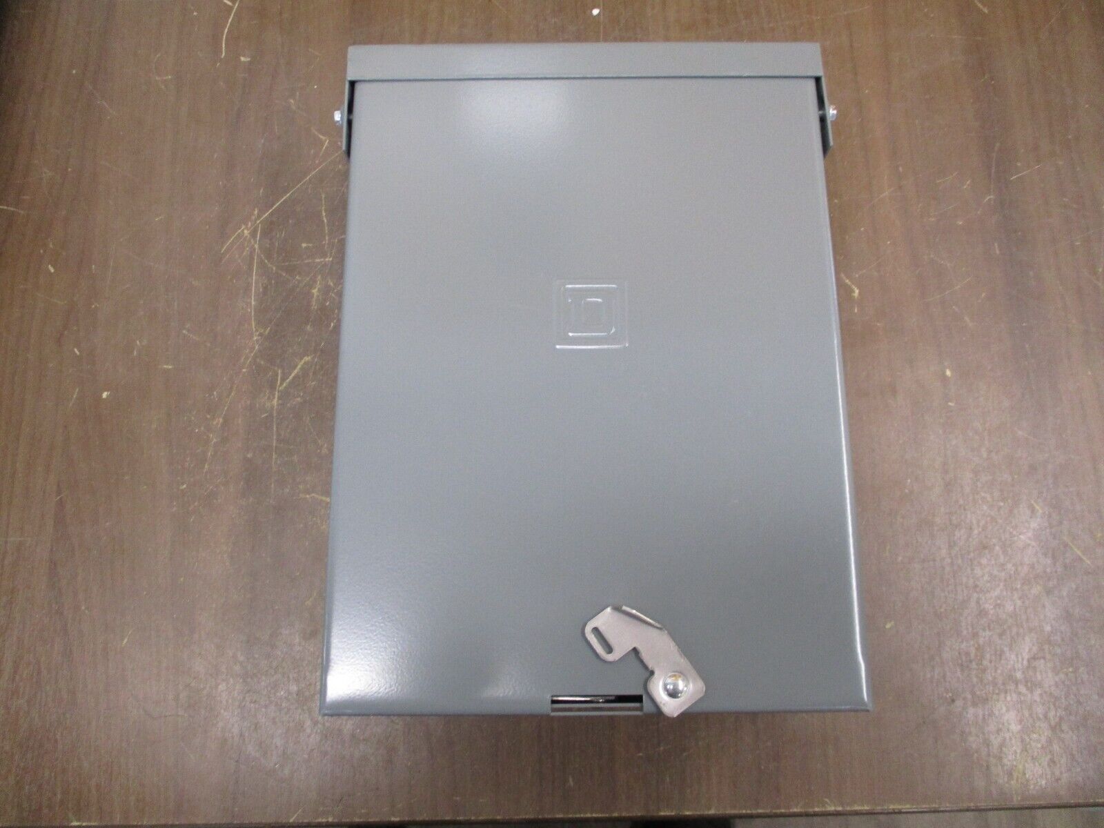 Square D Outdoor Load Center QOB816L100RB Ser. G04 100A 120/240V 1Ph 50/60Hz