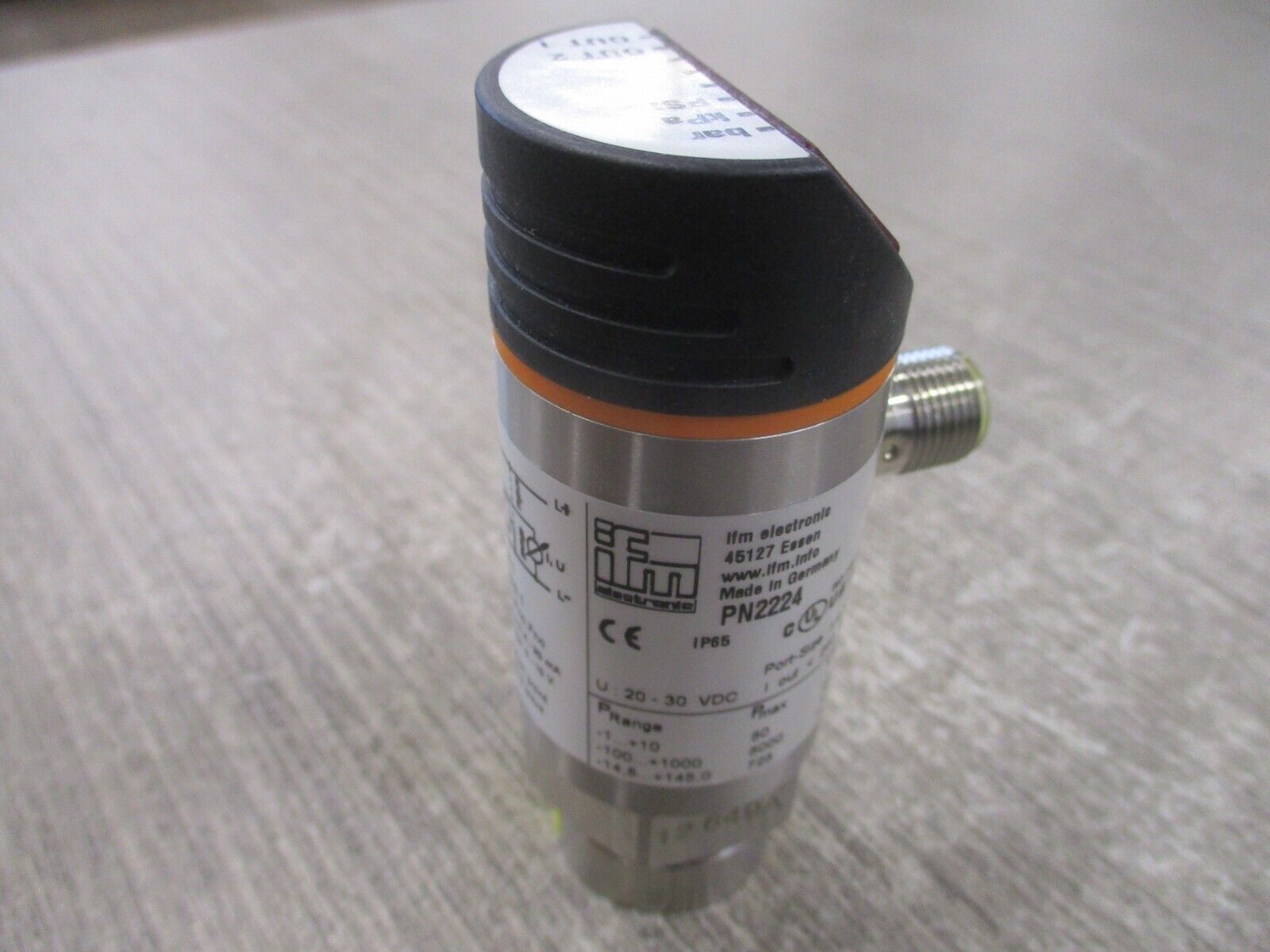 ifm efector 500 Pressure Sensor PN2224 New Surplus