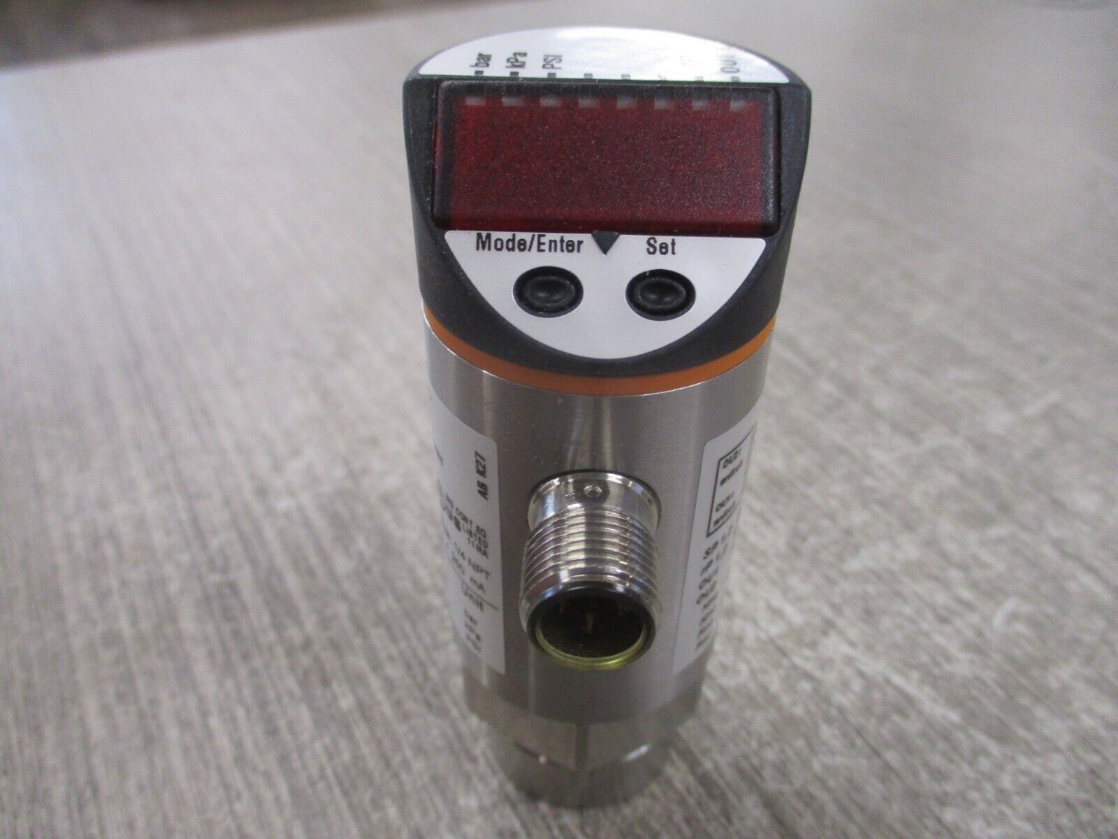 ifm efector 500 Pressure Sensor PN2224 New Surplus