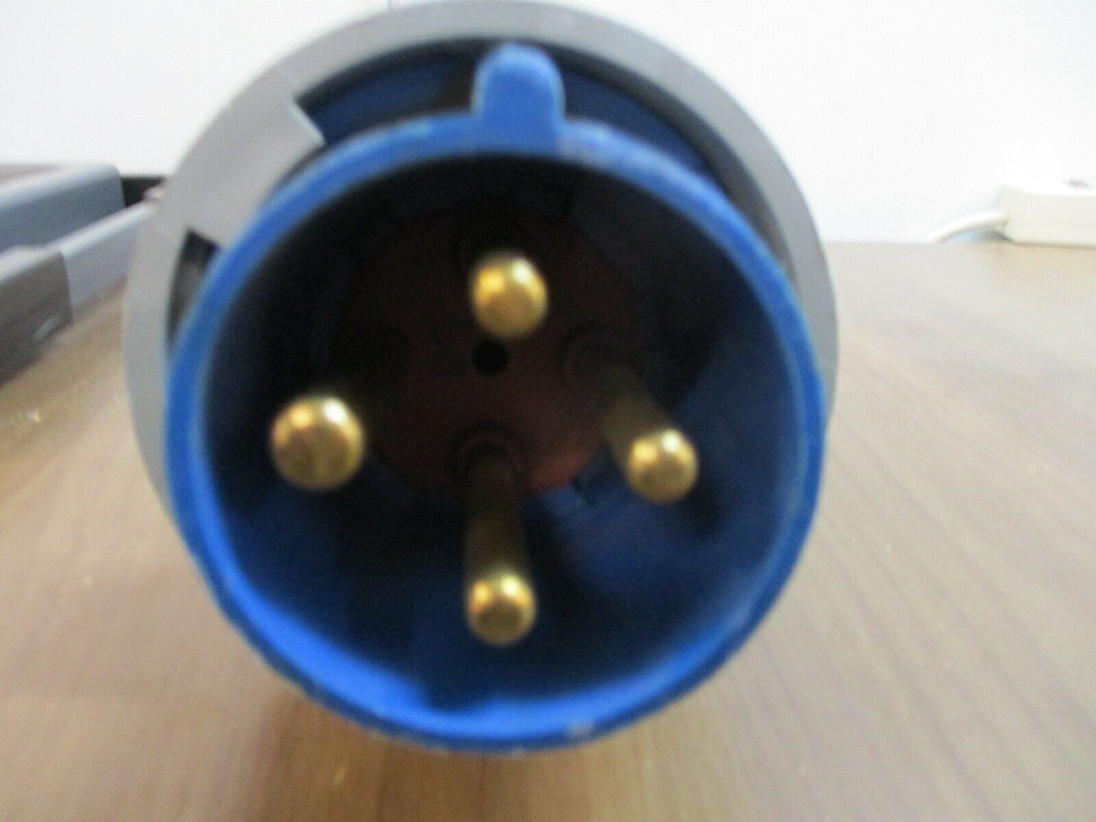Mennekes Plug ME460P9W 60A 250V 4W Used