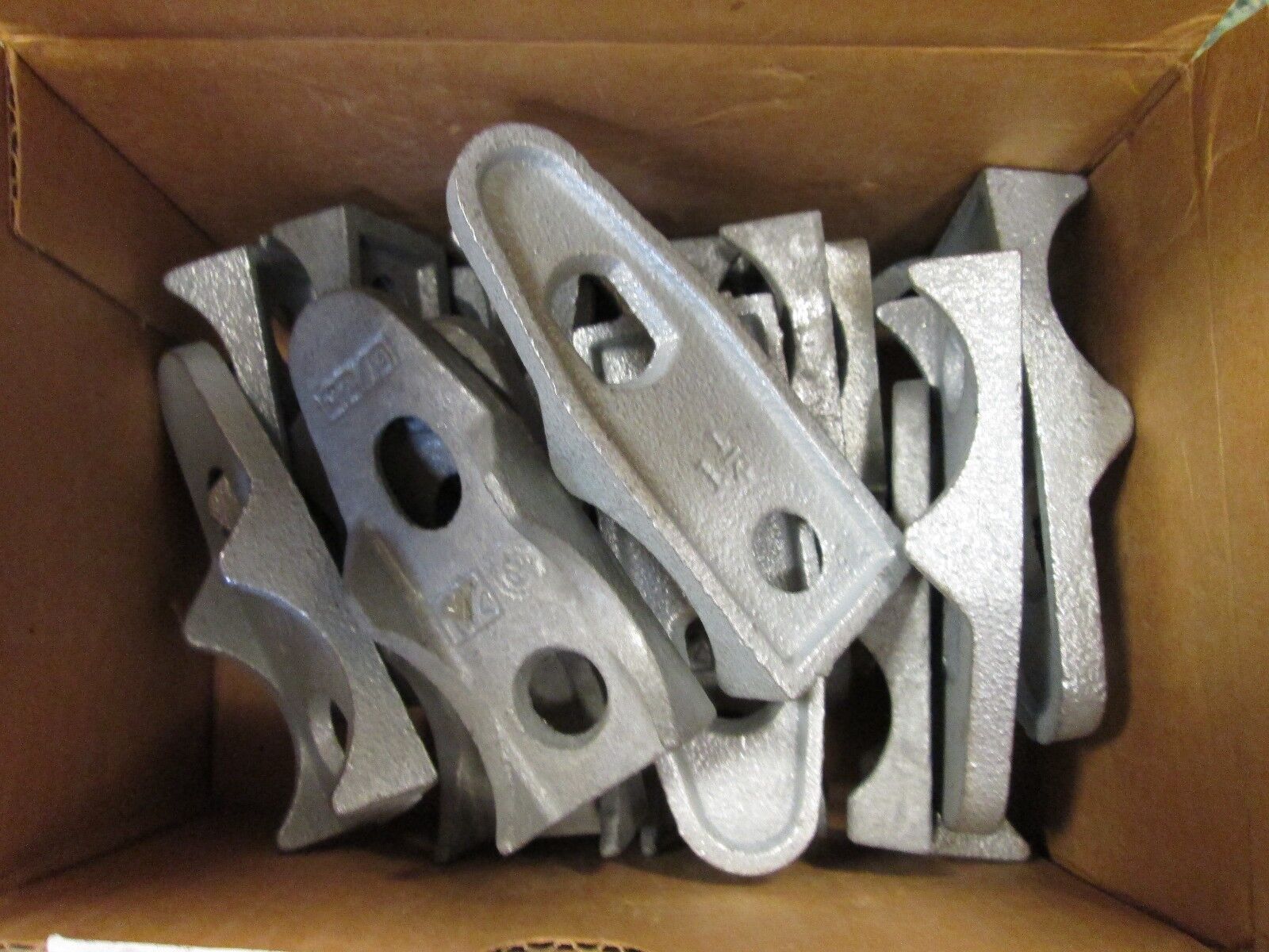 Misc Brands Clampback Size 1-1/4" *Box of 20* New Surplus