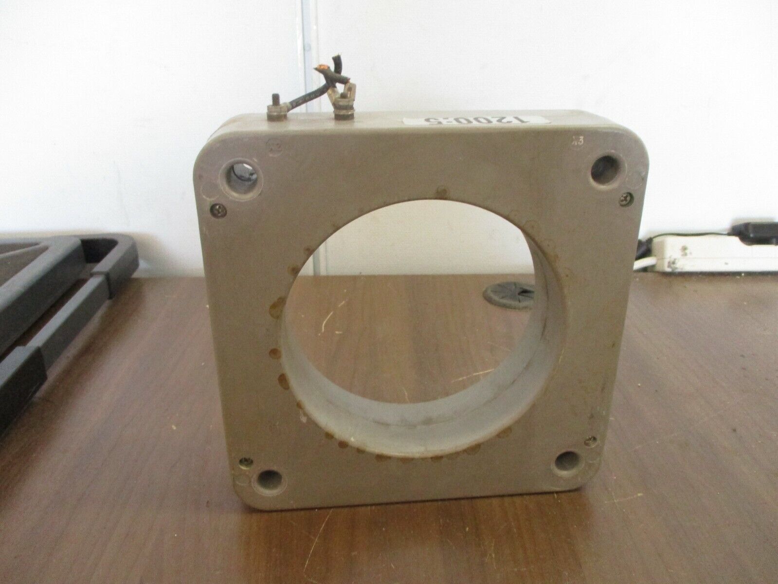 FPE Type HCM Current Transformer 2756C0591 Ratio 1200:5A 600V 25-400Hz Used