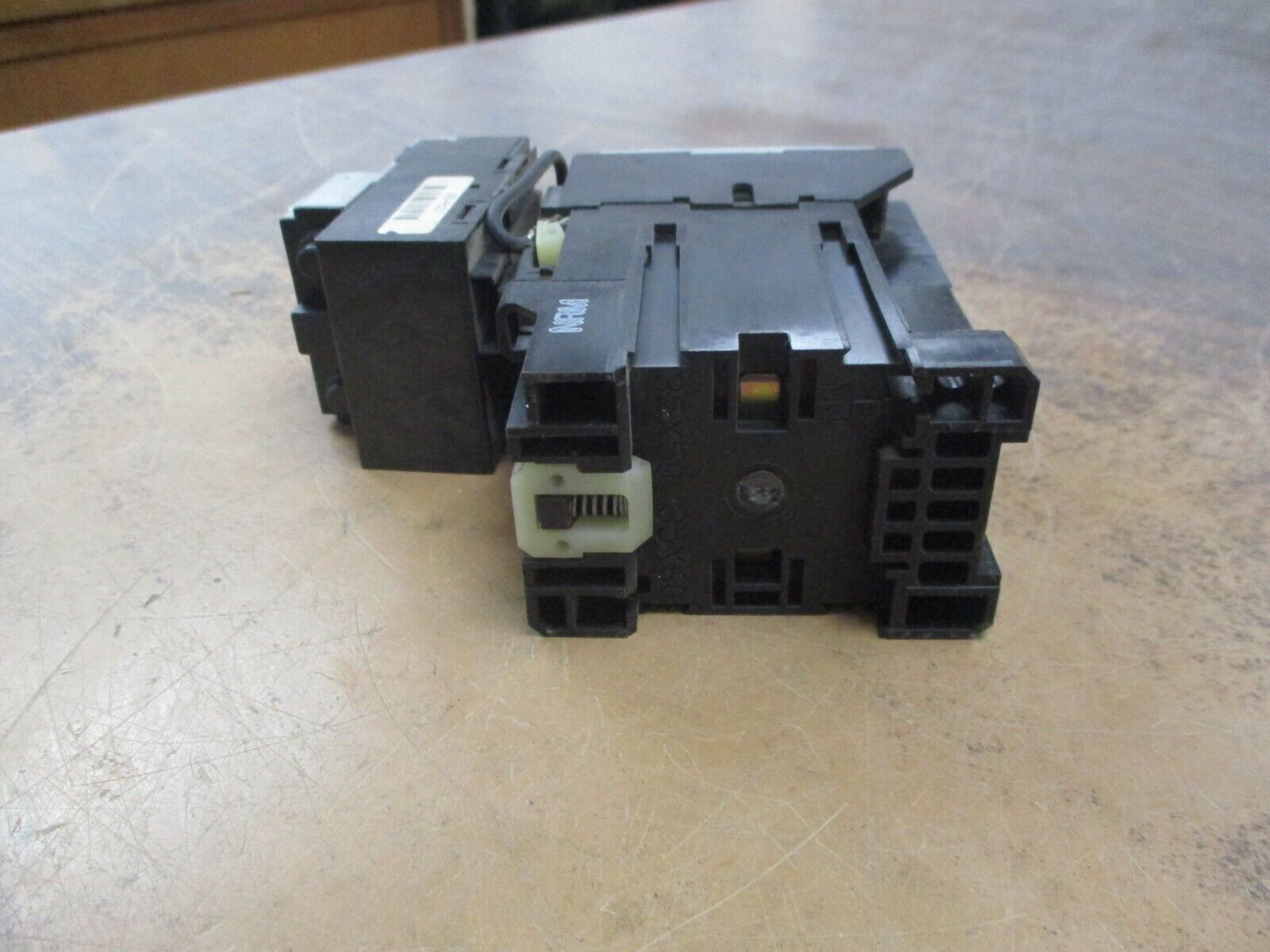 Allen-Bradley Starter 100-A09NZ*3/193-A1D1 24VDC Coil 9A 600V Trip:1.0-2.9A Used