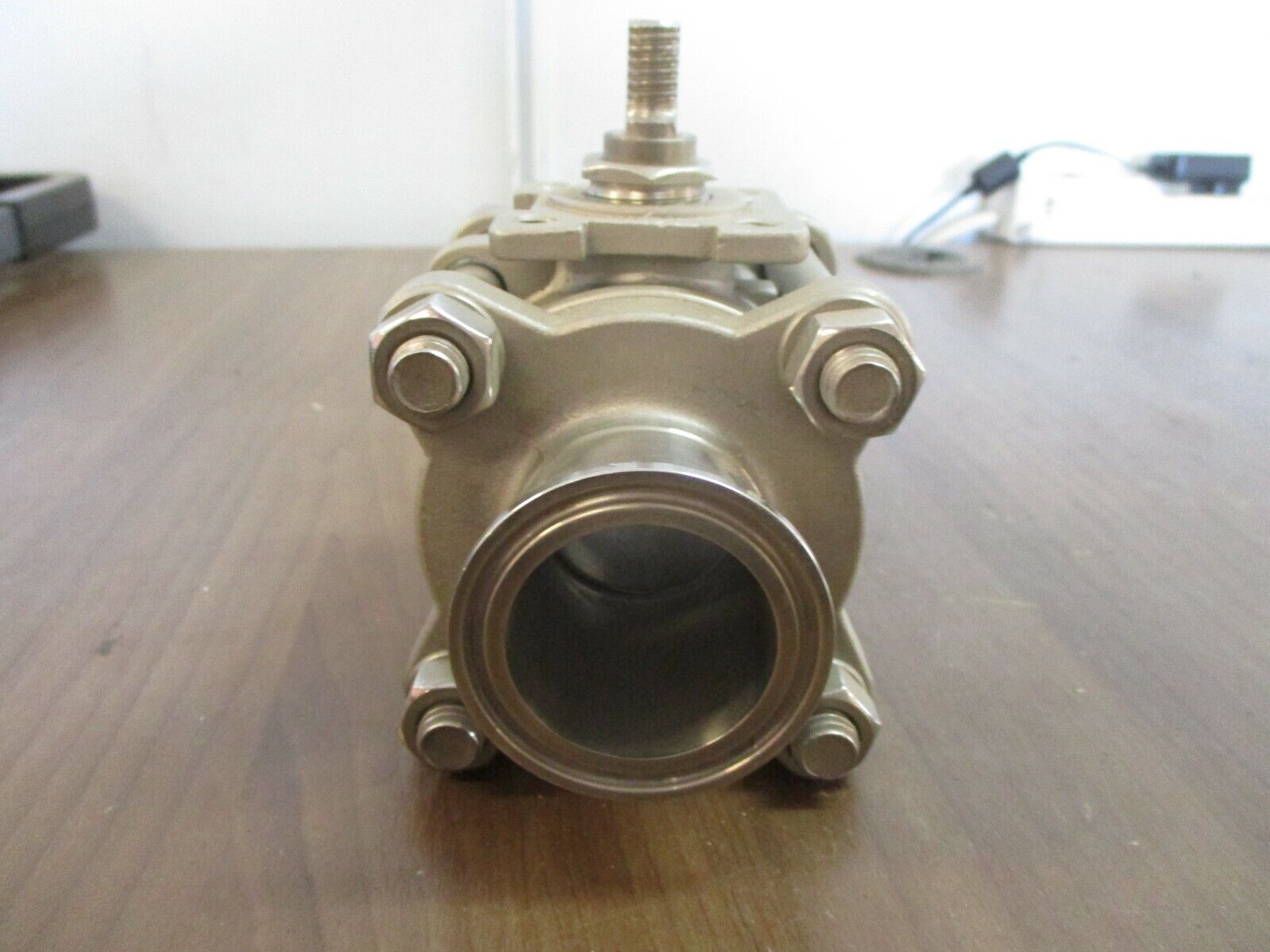 Misc. Brand Stainless Steel Ball Valve Size: 1½" 1000WOG *No Handle* Used