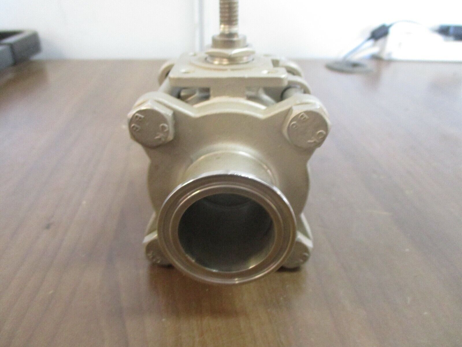 Misc. Brand Stainless Steel Ball Valve Size: 1½" 1000WOG *No Handle* Used
