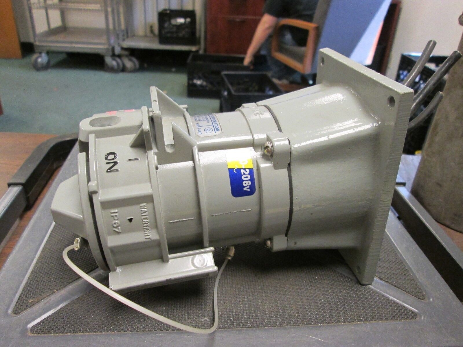 Meltric Receptacle 89-601-67-080 60A 120/208V 3Ph Used