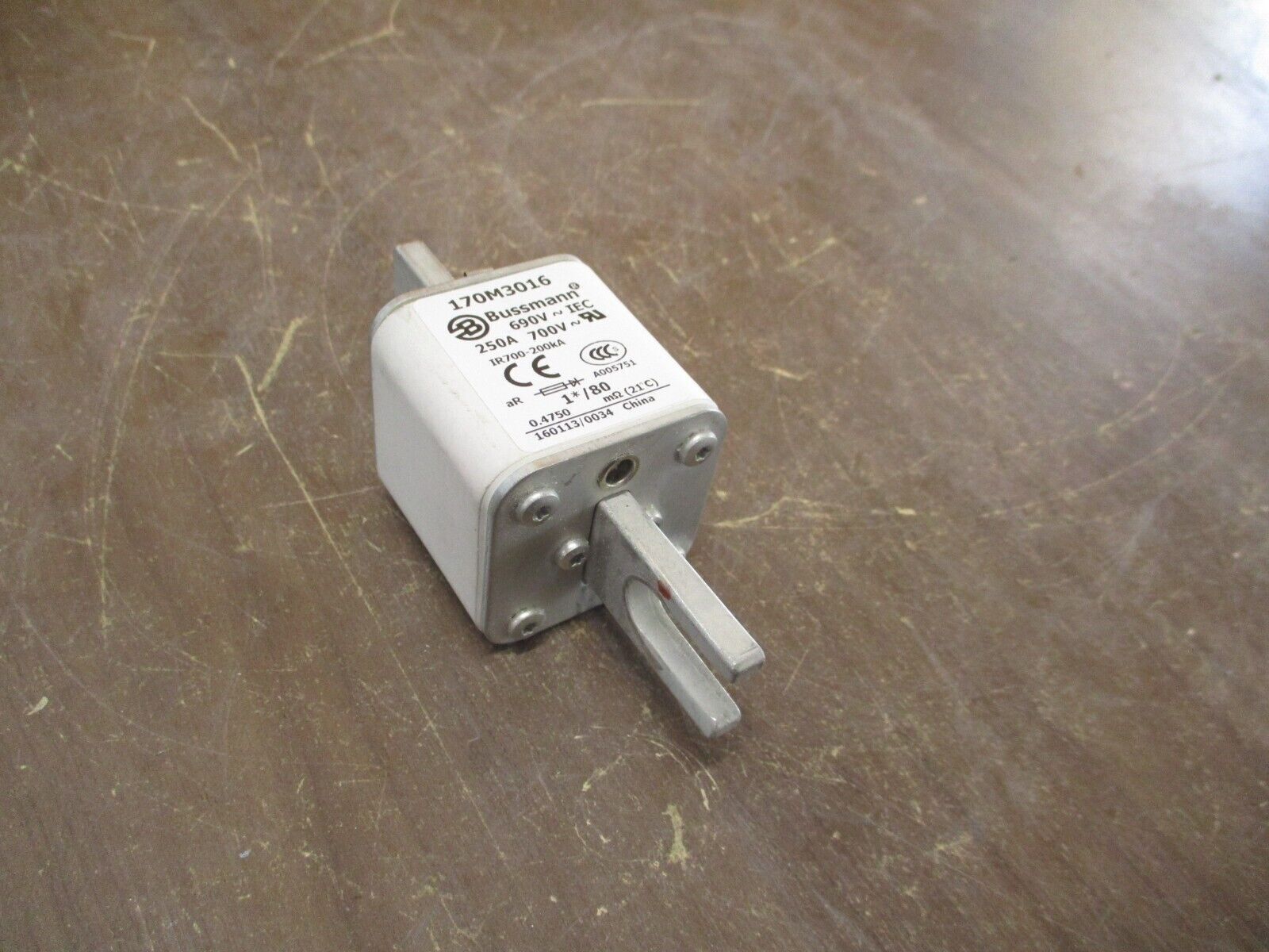 Bussmann Fuse 170M3016 250A 700V Used