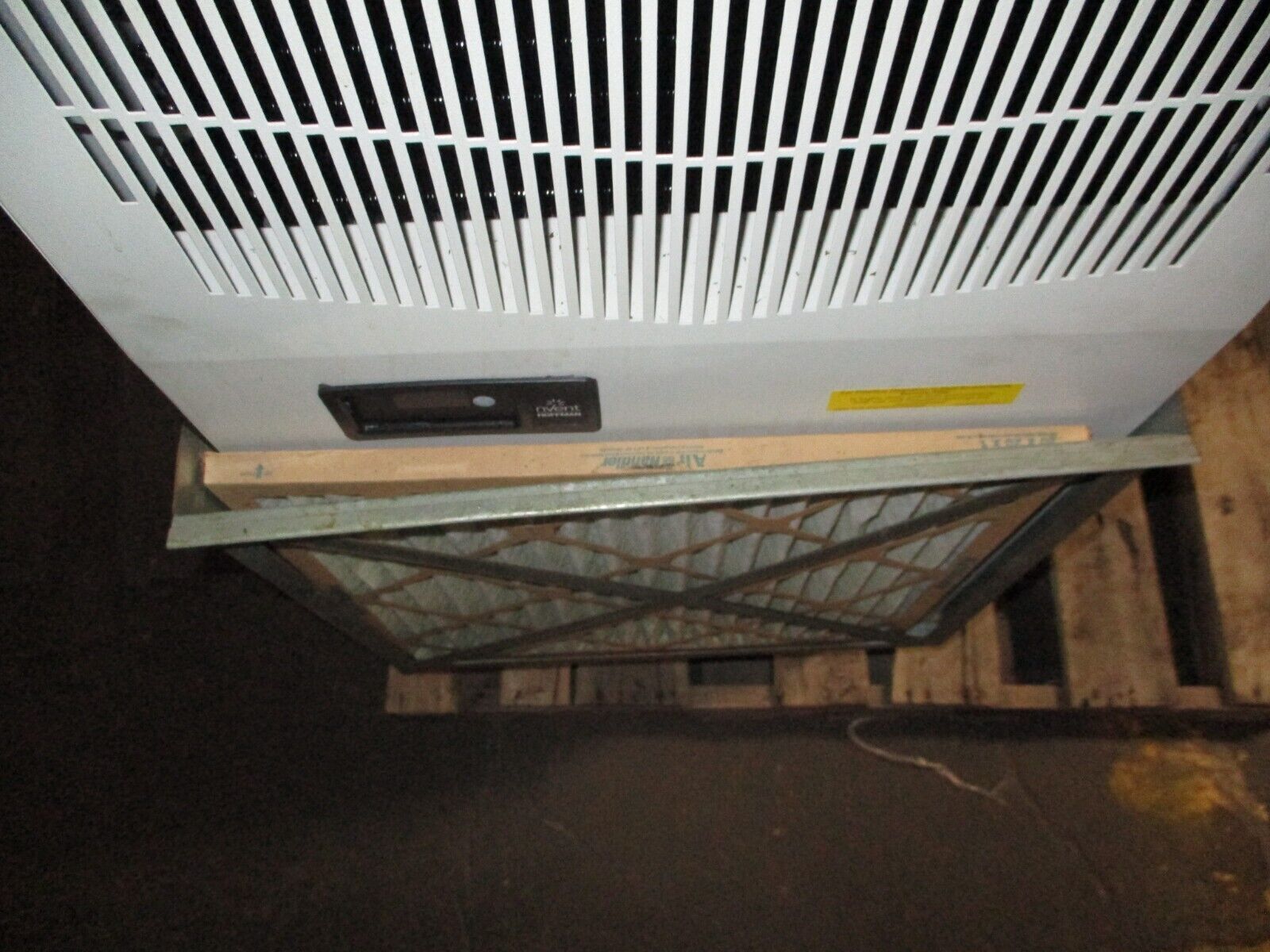 nVent Electronic Enclosure Air Conditioner G572046G050 400/460V 50/60Hz 3Ph Used